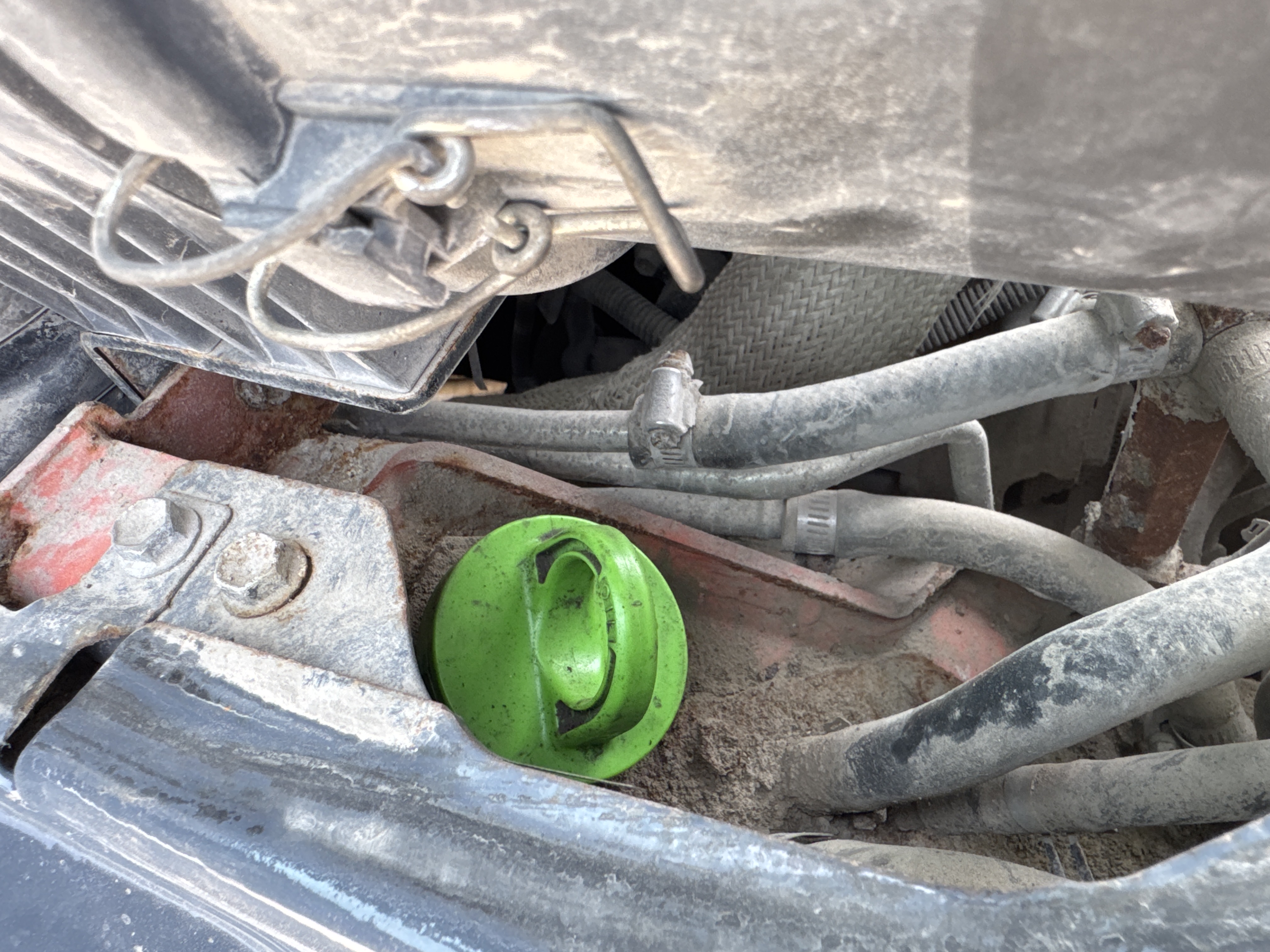 FLM-024-Toyota-8FD50U-Forklifts-inspection-Hydraulics-Hydraulic-Tank-1