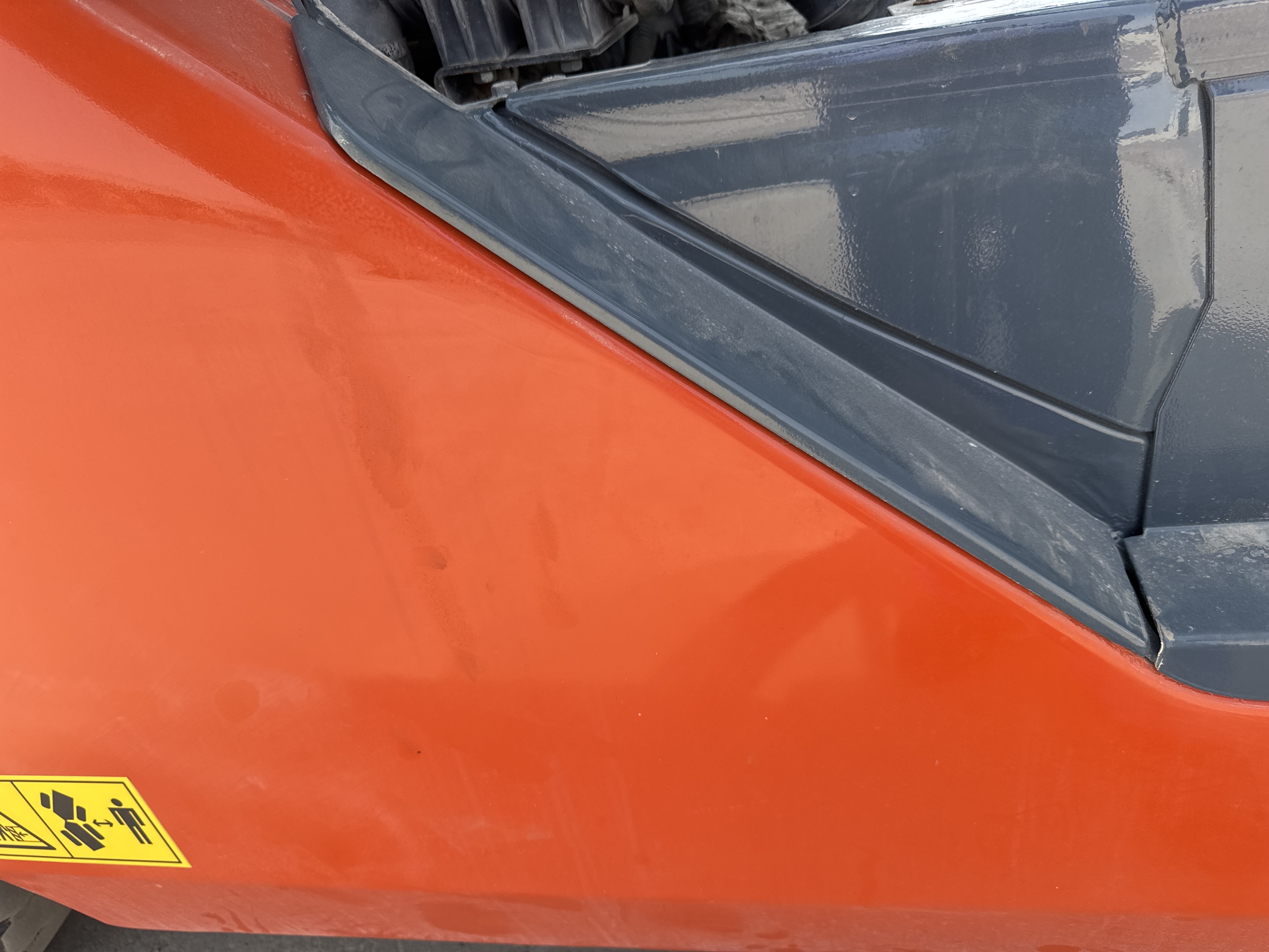 FLM-024-Toyota-8FD50U-Forklifts-inspection-Hydraulics-Hydraulic-Tank-1