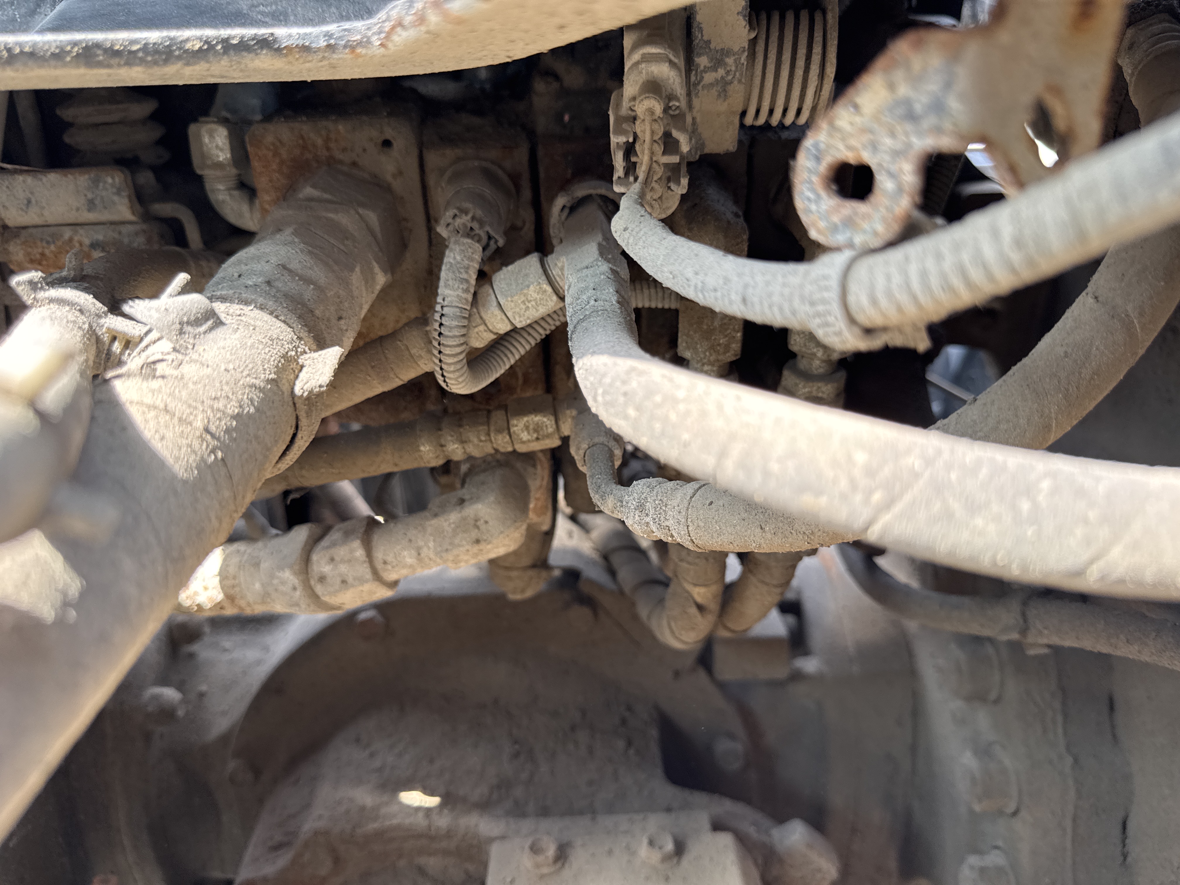 FLM-024-Toyota-8FD50U-Forklifts-inspection-Hydraulics-Main-control-valve-(MCV)-1