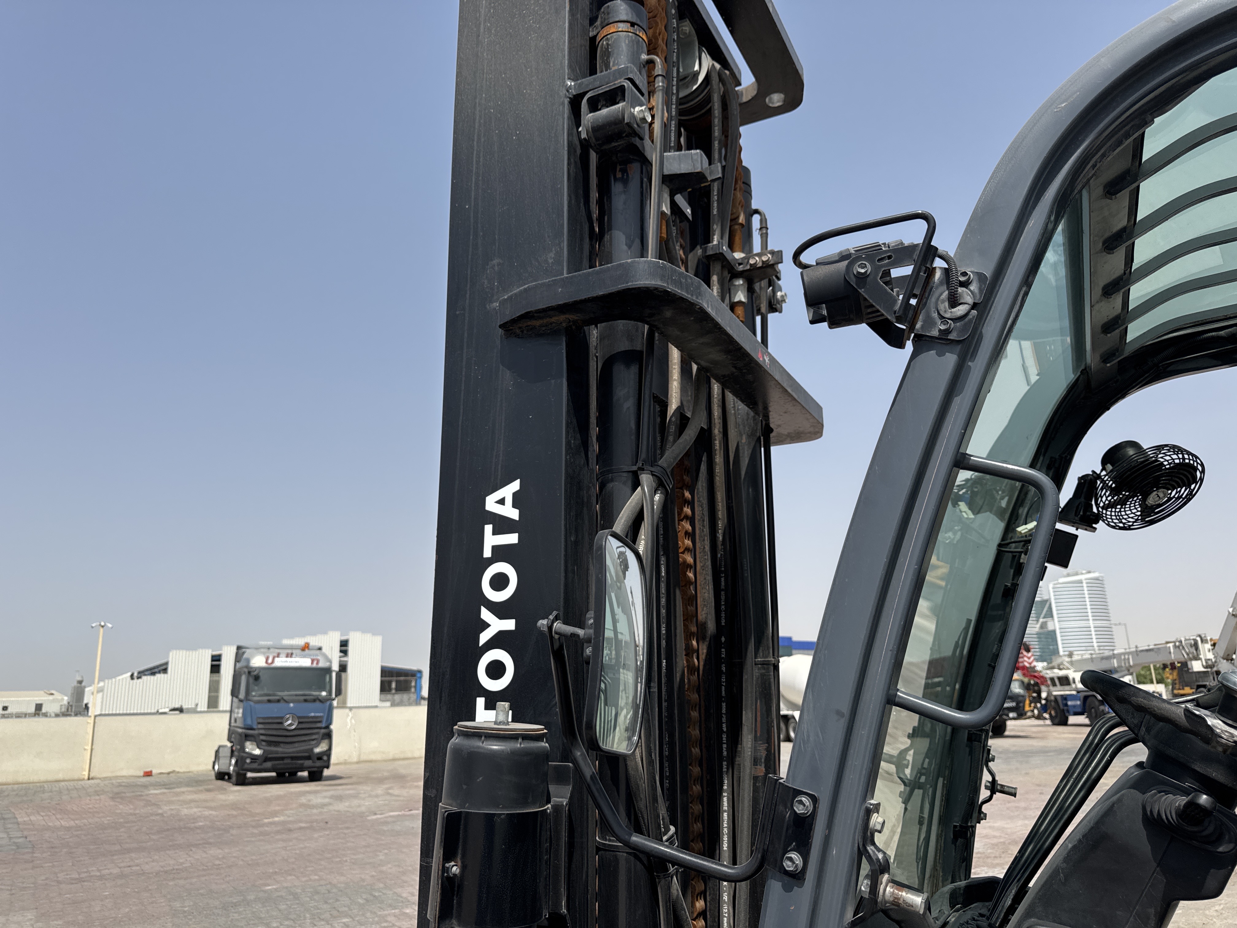 FLM-024-Toyota-8FD50U-Forklifts-inspection-Hydraulics-Lift-cylinders-1