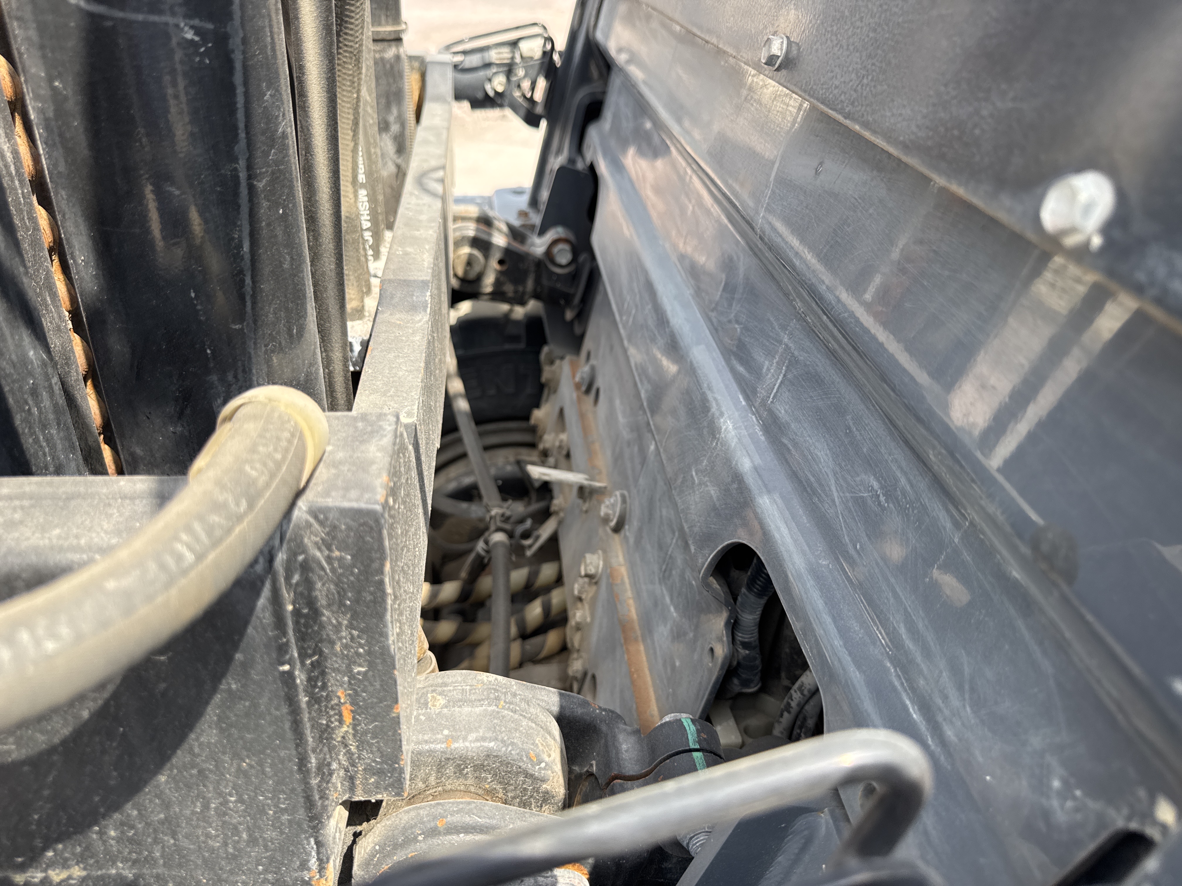 FLM-024-Toyota-8FD50U-Forklifts-inspection-Hydraulics-Tilt-cylinders-1