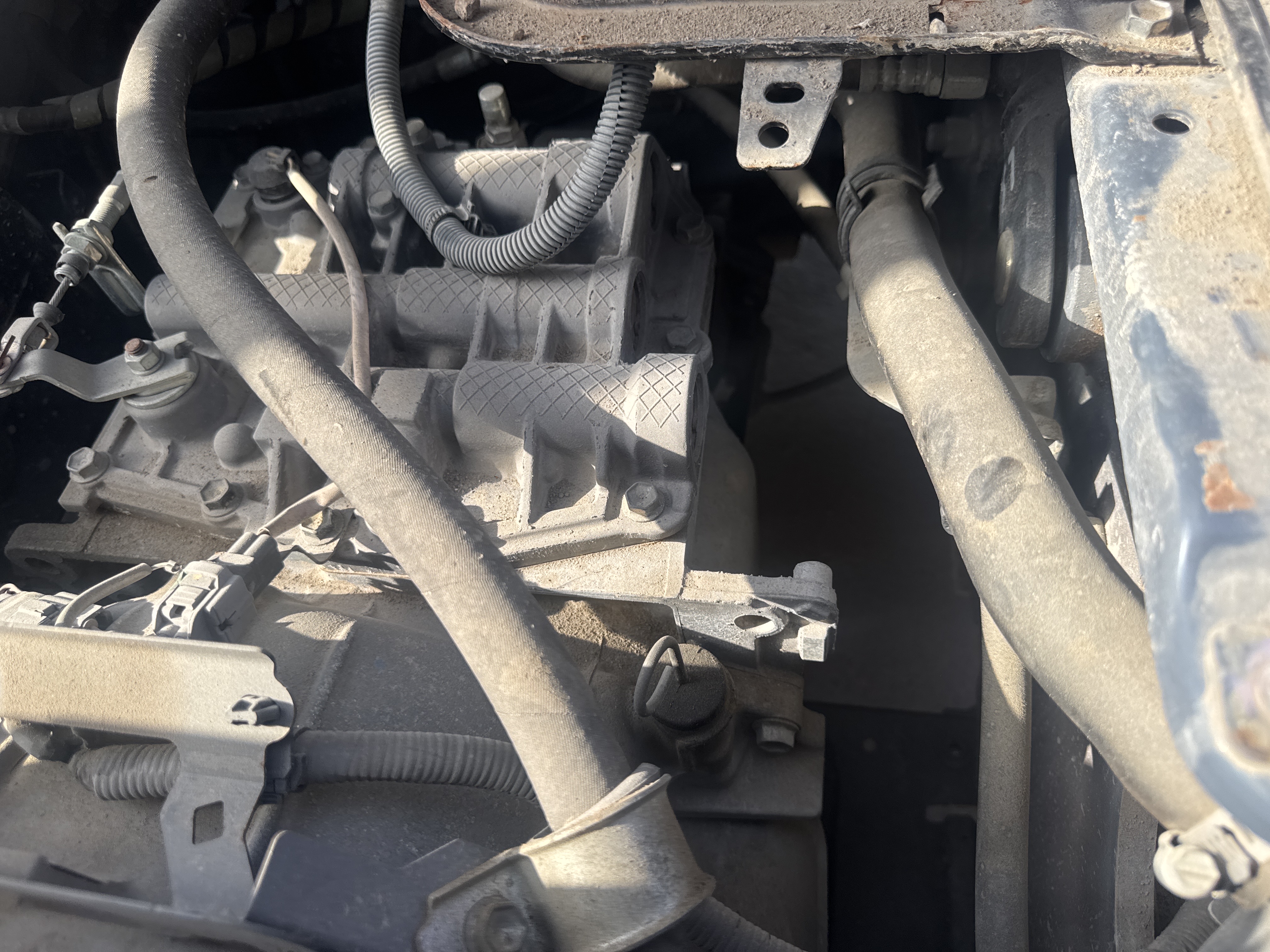 FLM-004-Toyota-8FDU25-Forklifts-inspection-Hydraulics-Hydraulic-hoses-and-lines-1