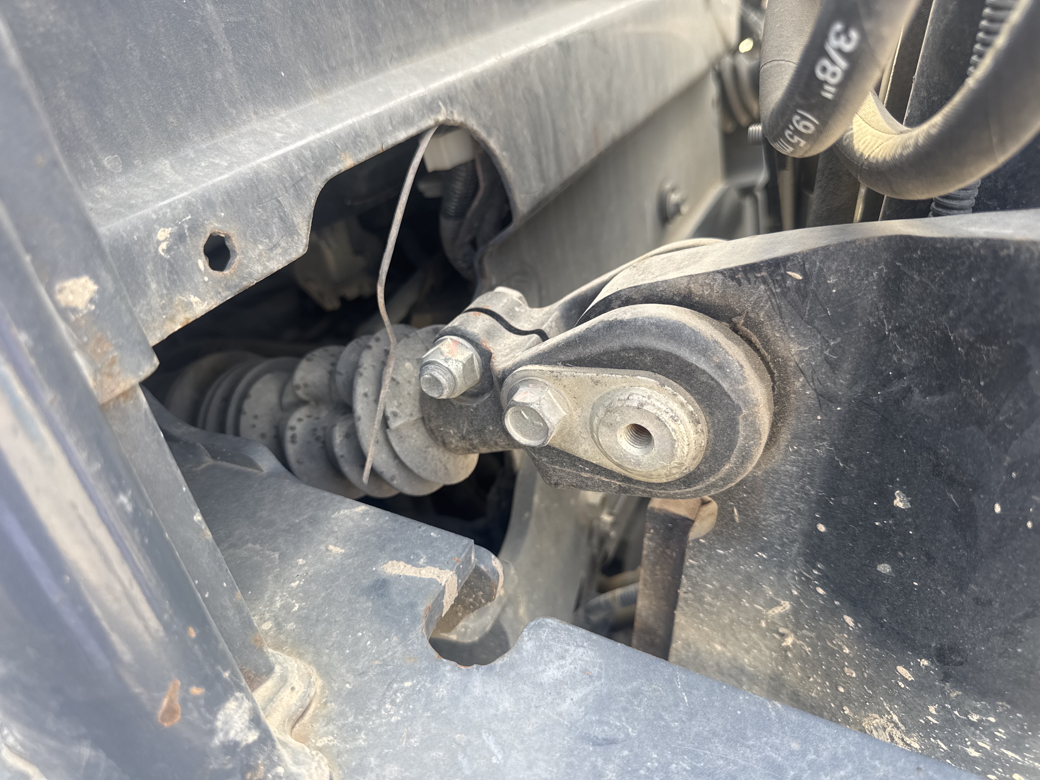 FLM-004-Toyota-8FDU25-Forklifts-inspection-Hydraulics-Tilt-cylinders-1