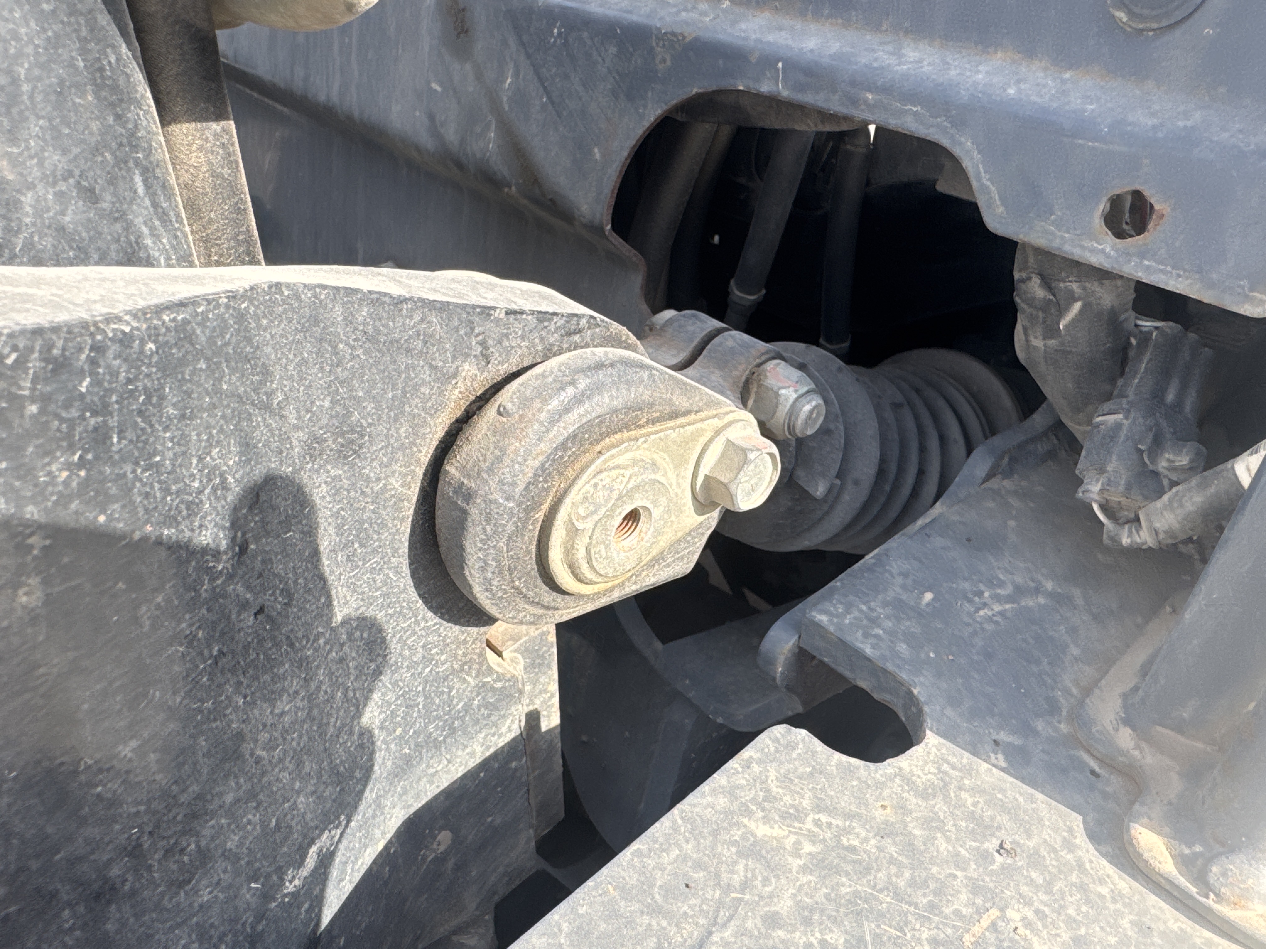 FLM-004-Toyota-8FDU25-Forklifts-inspection-Hydraulics-Tilt-cylinders-1