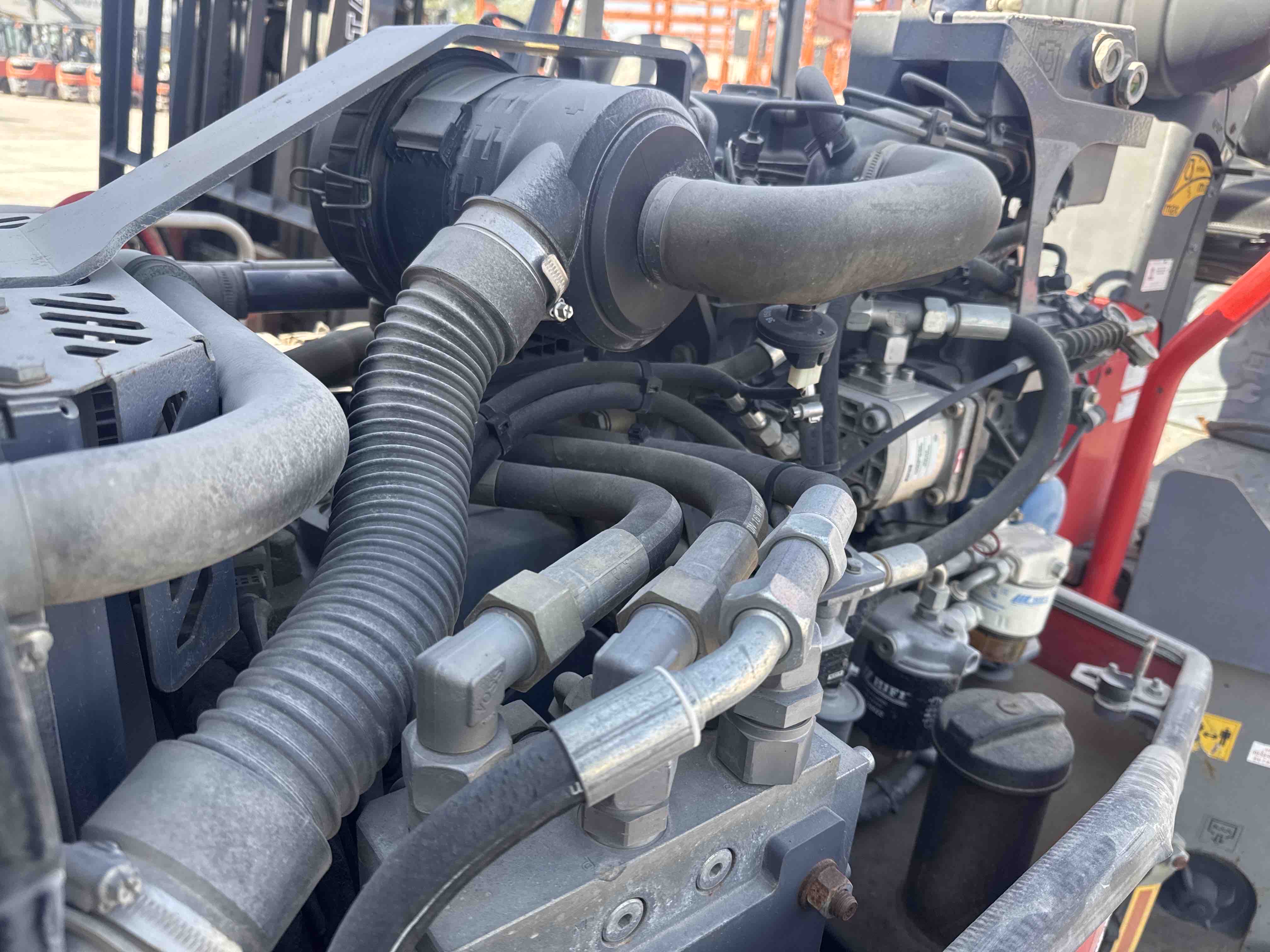 SRC-011-Hamm-HD-12-VV-Tandem-rollers-inspection-Engine-Hoses-1