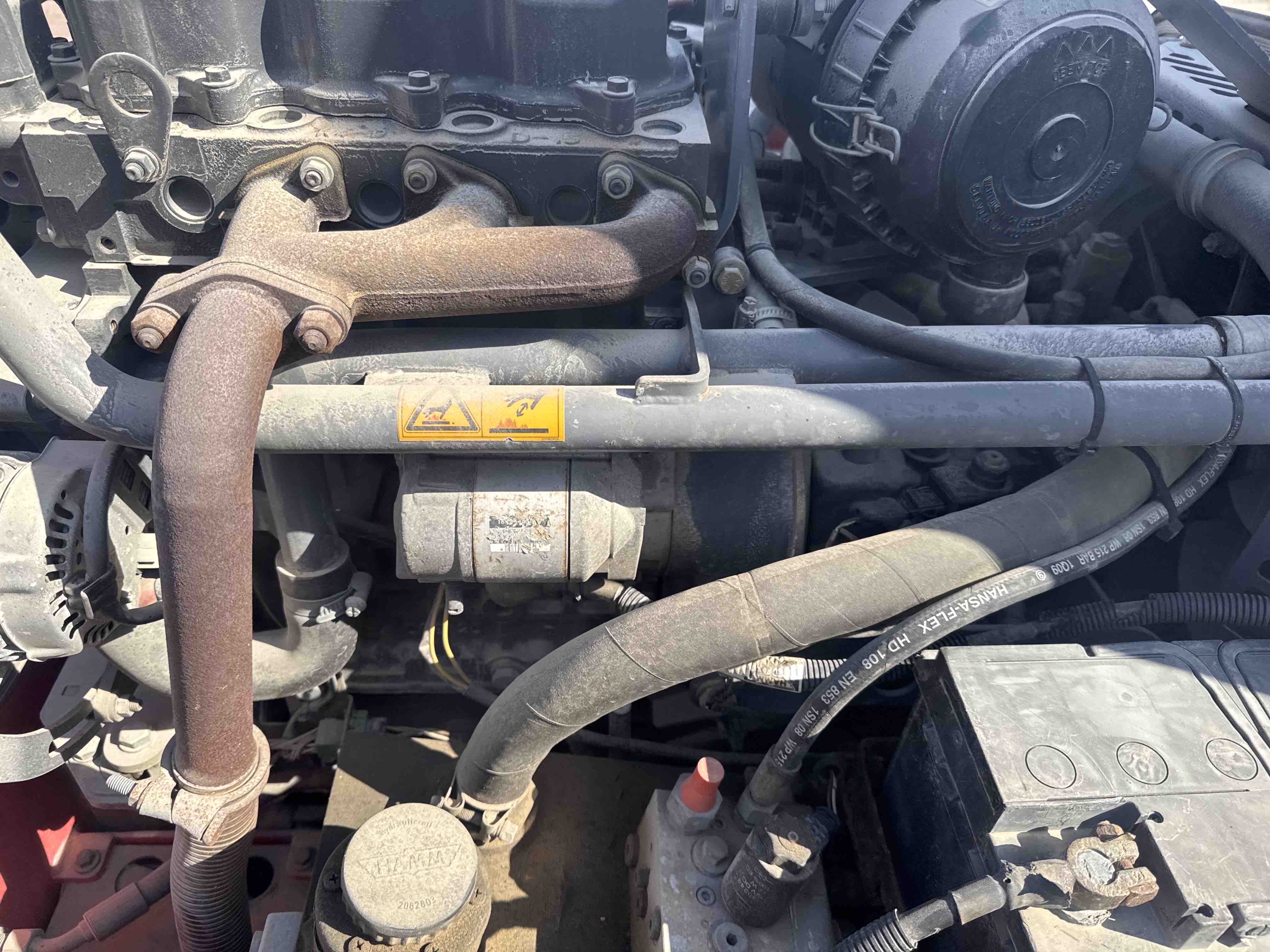 SRC-011-Hamm-HD-12-VV-Tandem-rollers-inspection-Engine-Hoses-1