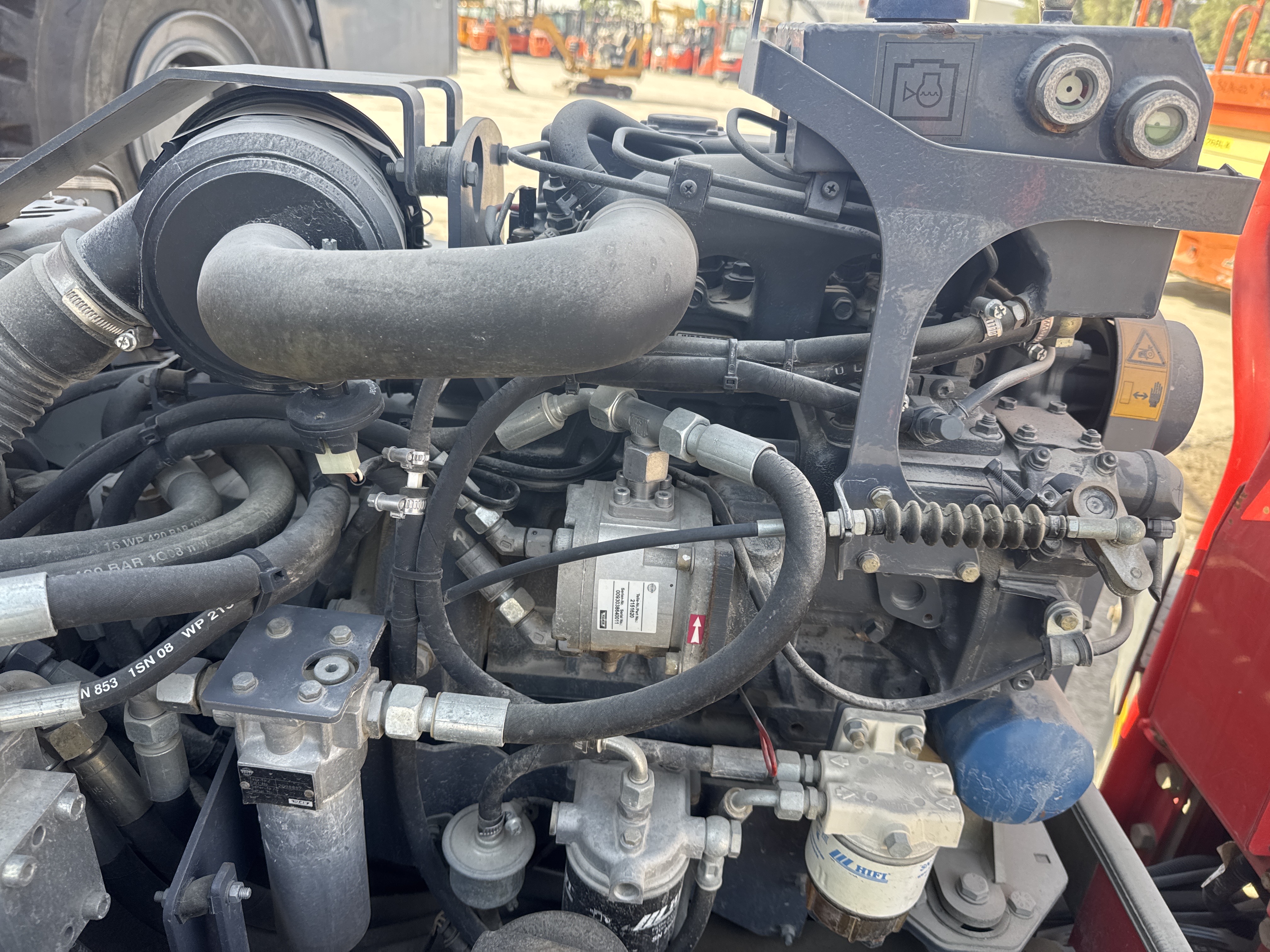 SRC-011-Hamm-HD-12-VV-Tandem-rollers-inspection-Engine-Engine-oil-leaks-1