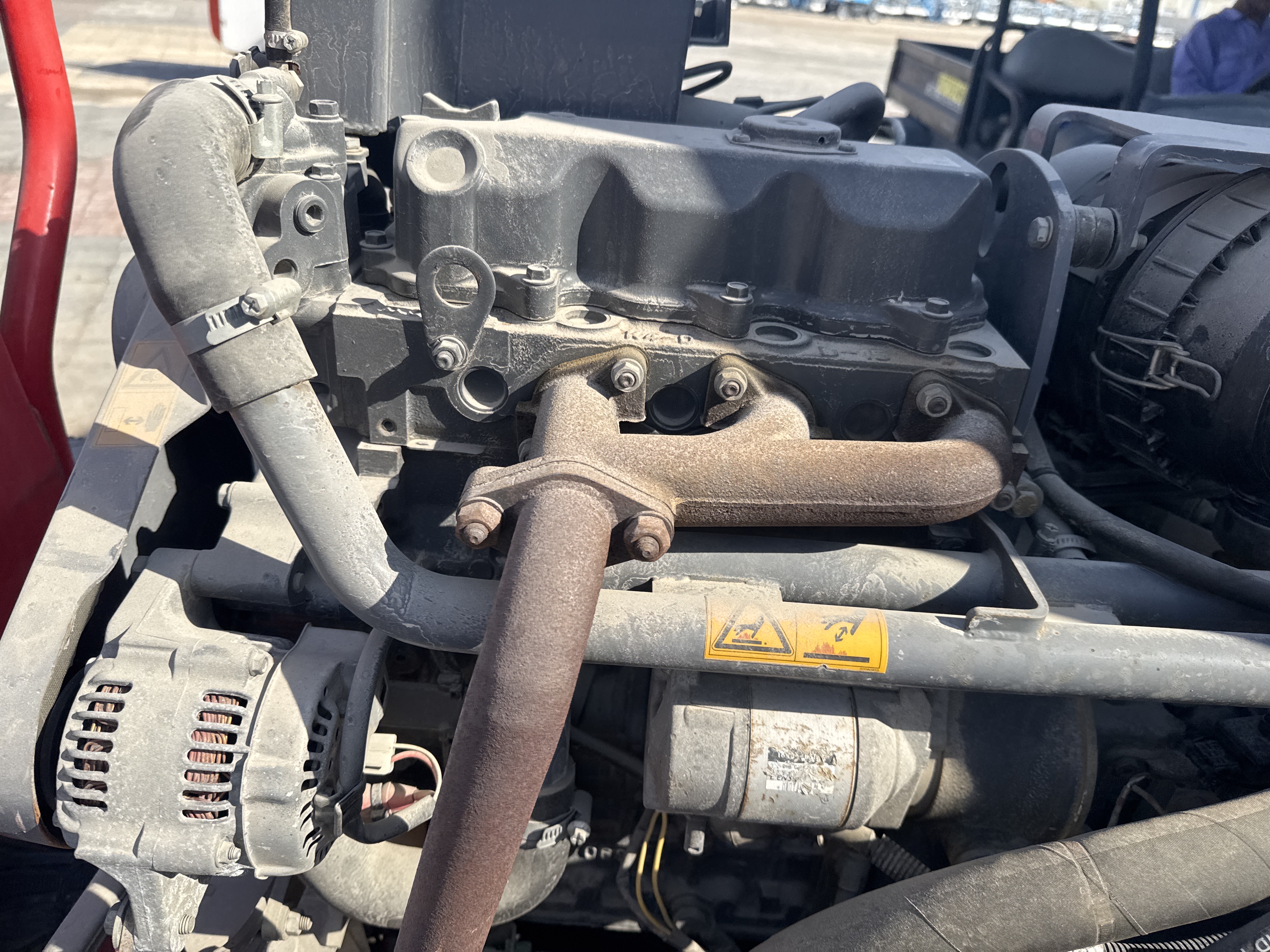 SRC-011-Hamm-HD-12-VV-Tandem-rollers-inspection-Engine-Engine-oil-leaks-1