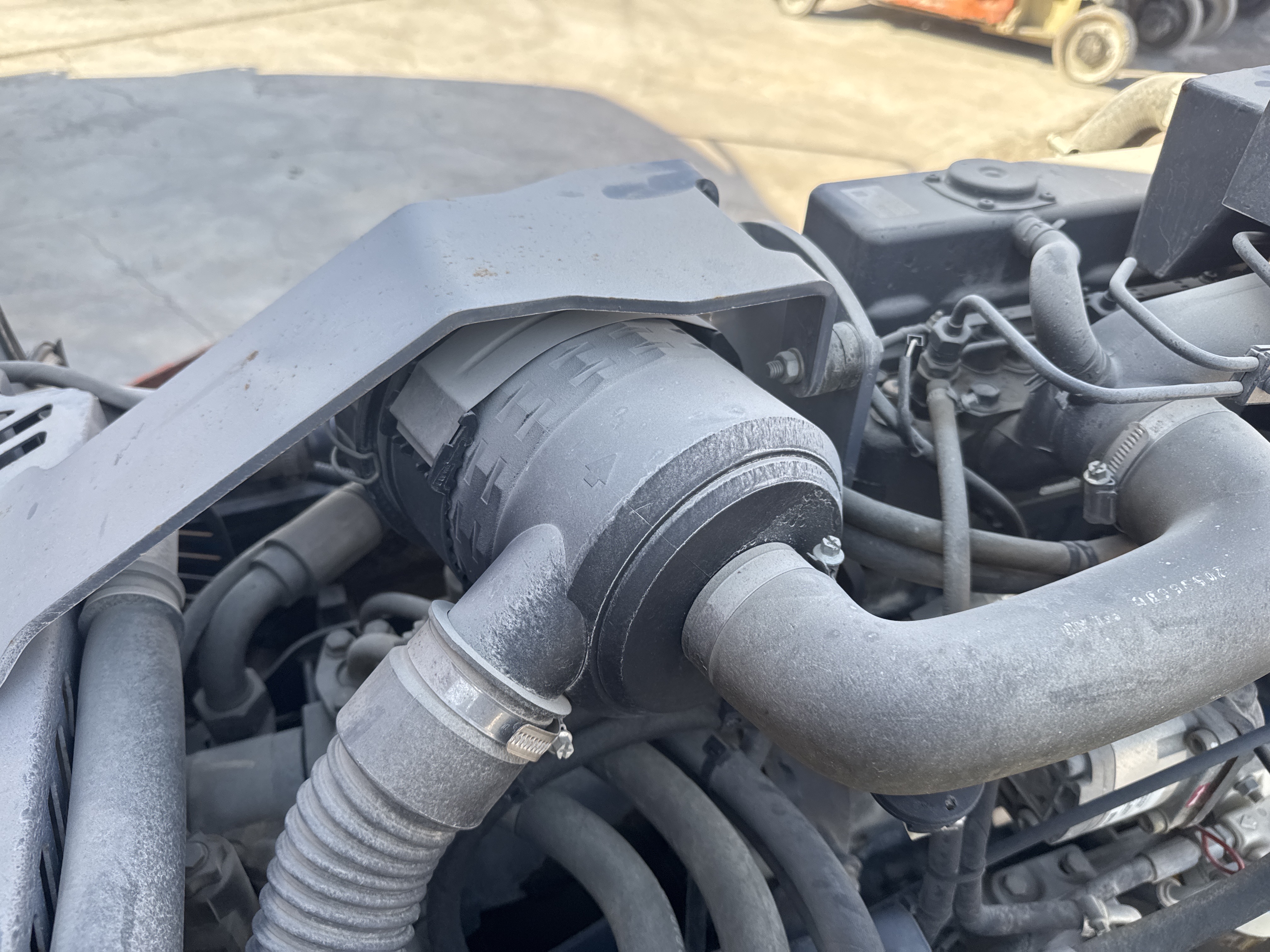 SRC-011-Hamm-HD-12-VV-Tandem-rollers-inspection-Engine-Air-intake-system-1