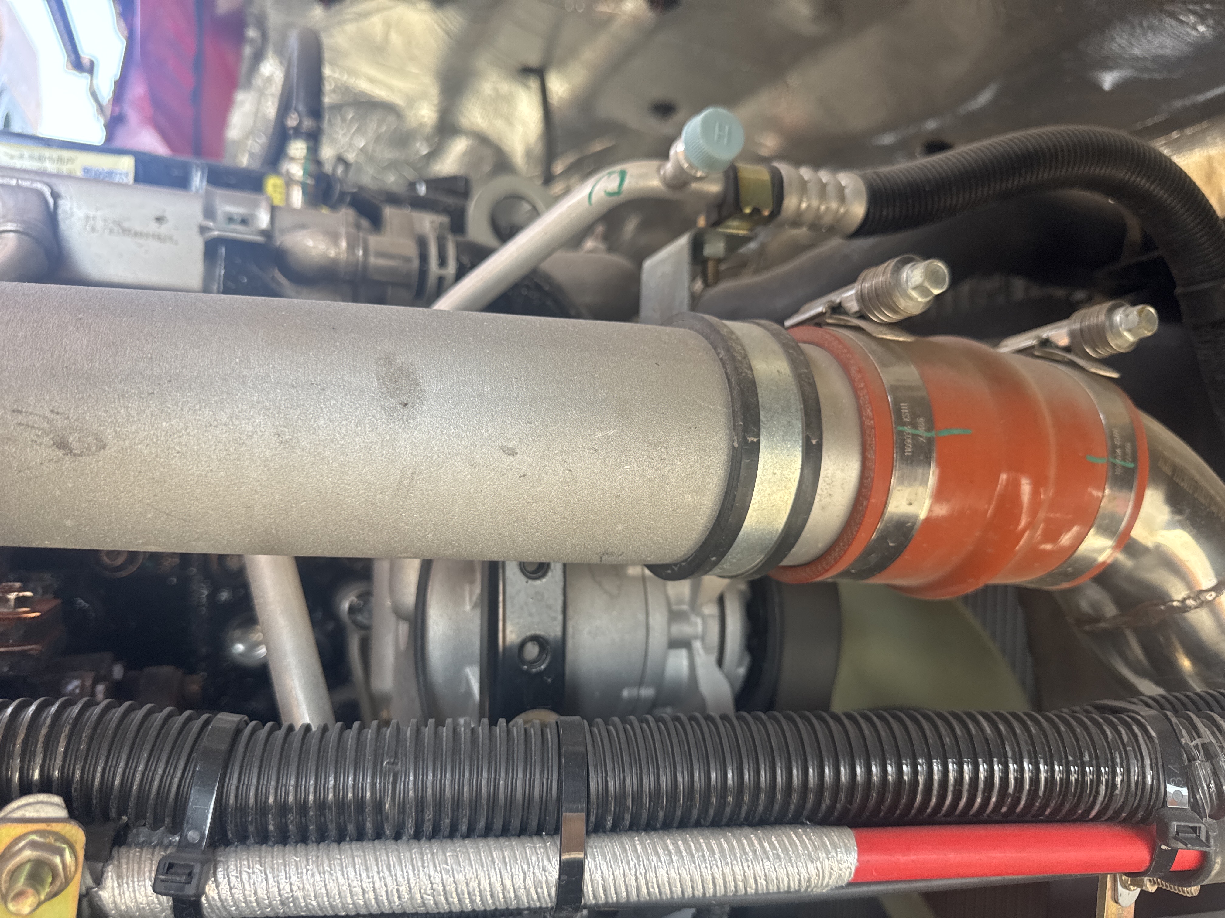 BTC-003-XCMG-SQZ200-Boom-truck-cranes-inspection-Pneumatics-Air-compressor-1