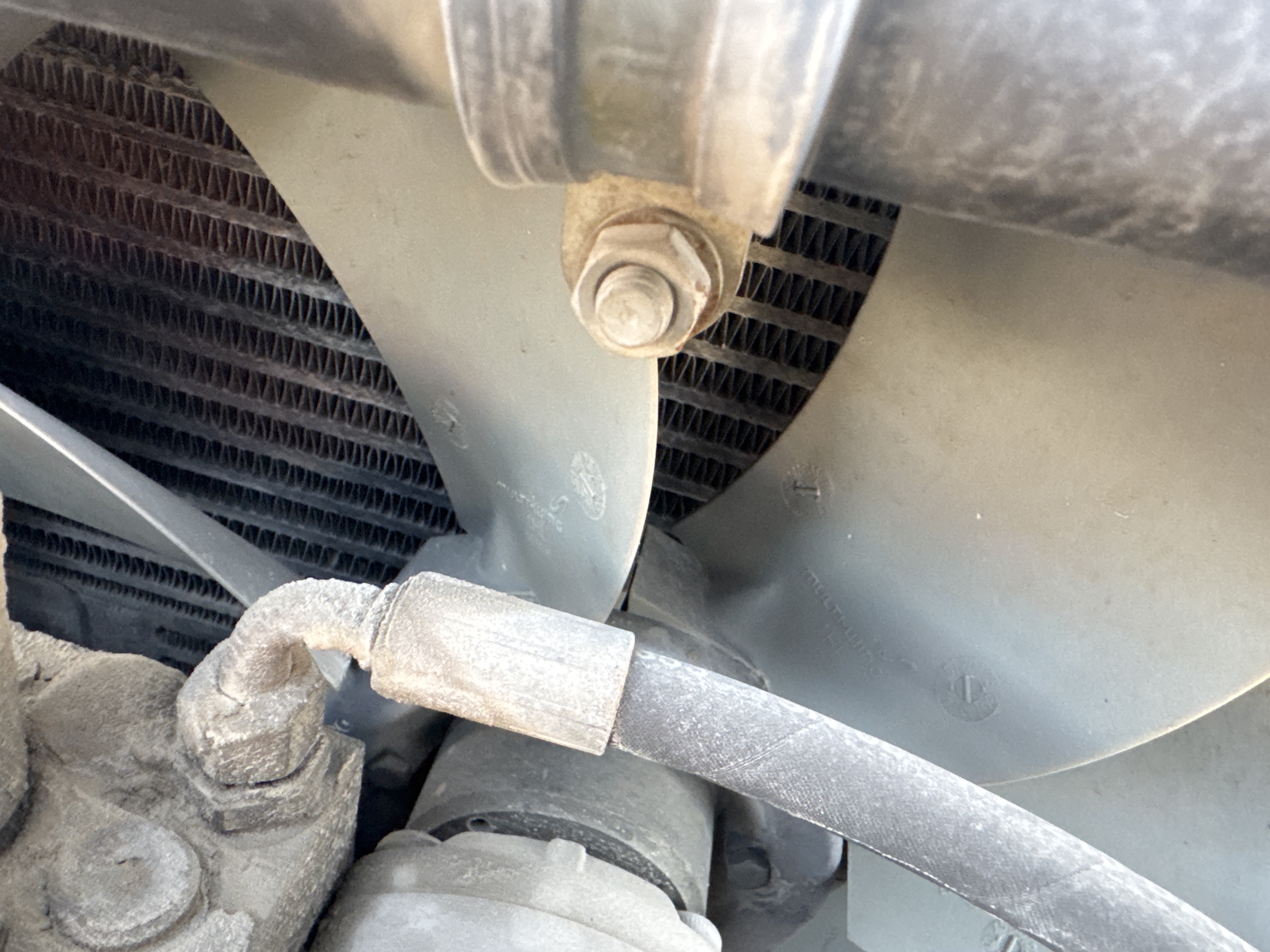 SRC-011-Hamm-HD-12-VV-Tandem-rollers-inspection-Engine-Cooling-fan-and-fan-guard-1