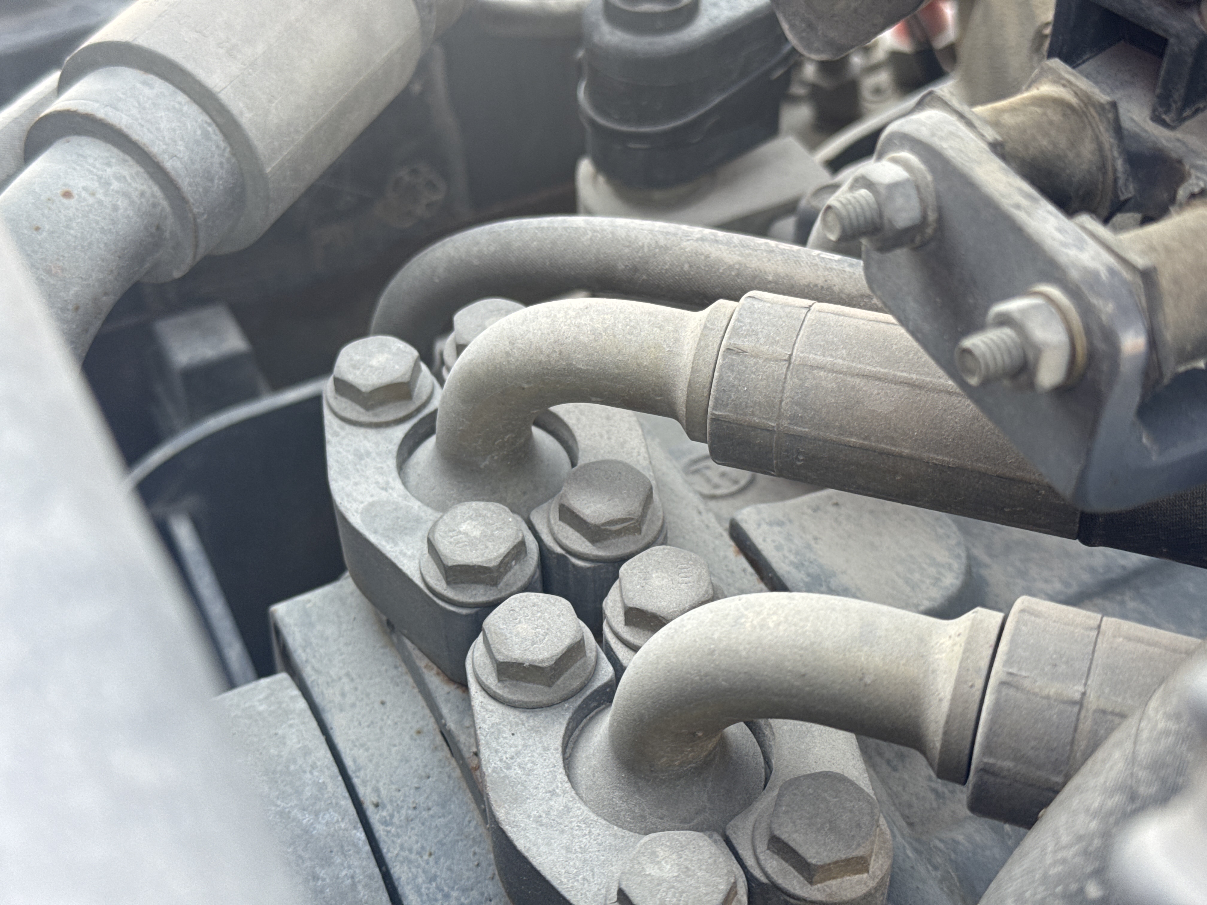 SRC-011-Hamm-HD-12-VV-Tandem-rollers-inspection-Hydraulics-Hydraulic-pump-1