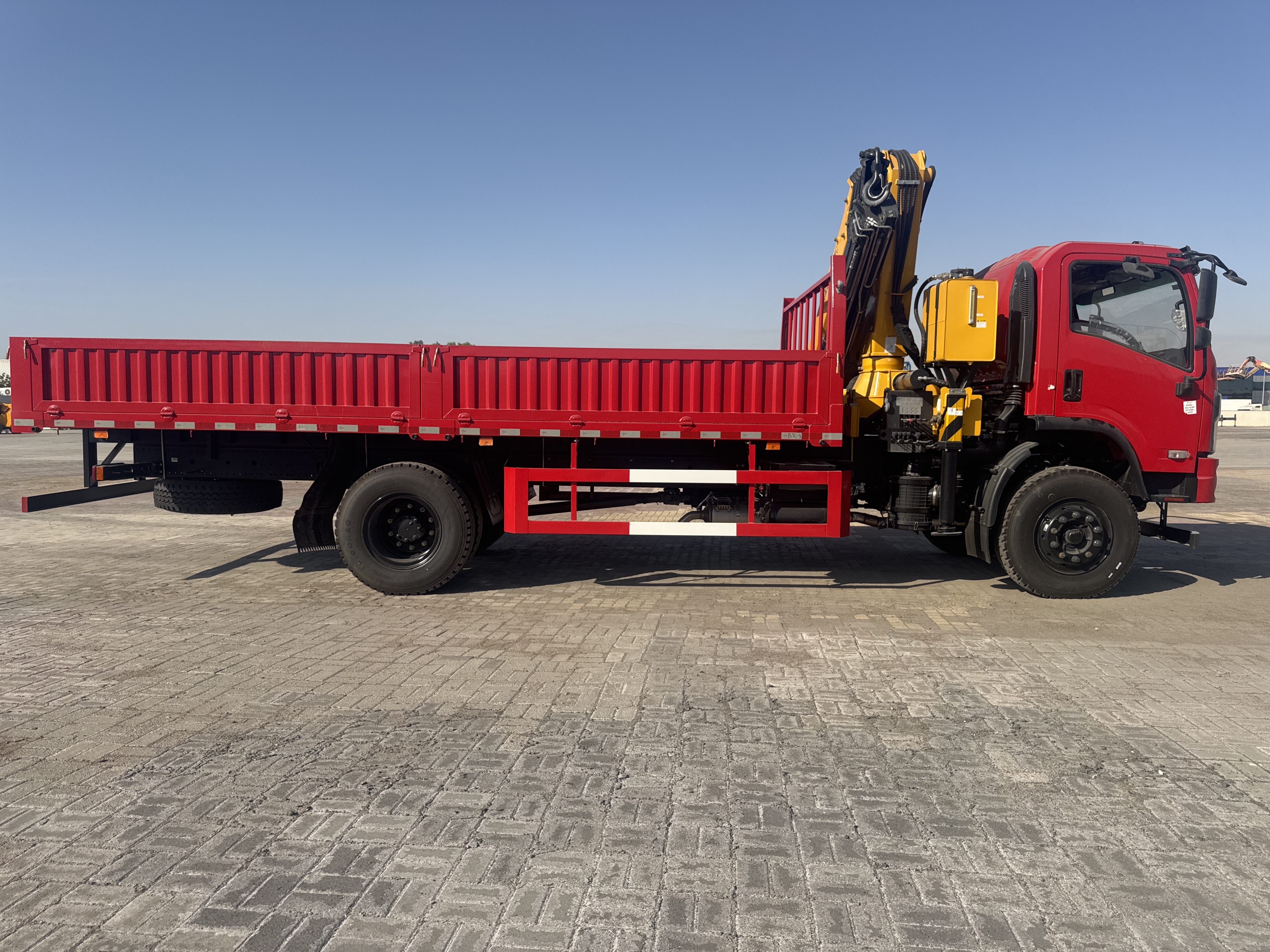 BTC-003-XCMG-SQZ200-Boom-truck-cranes-inspection-Structure-Paint-1