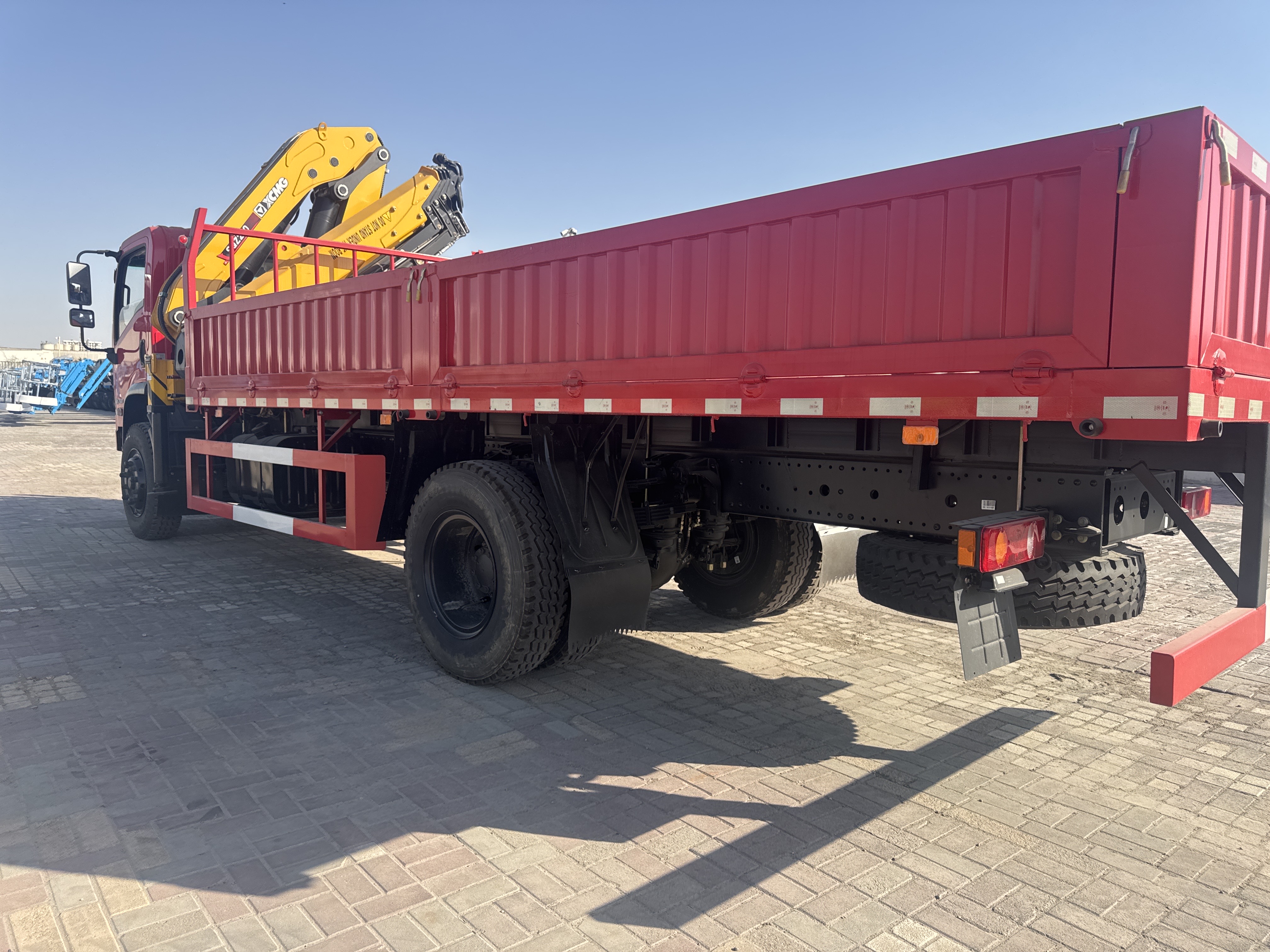 BTC-003-XCMG-SQZ200-Boom-truck-cranes-inspection-Structure-Paint-1