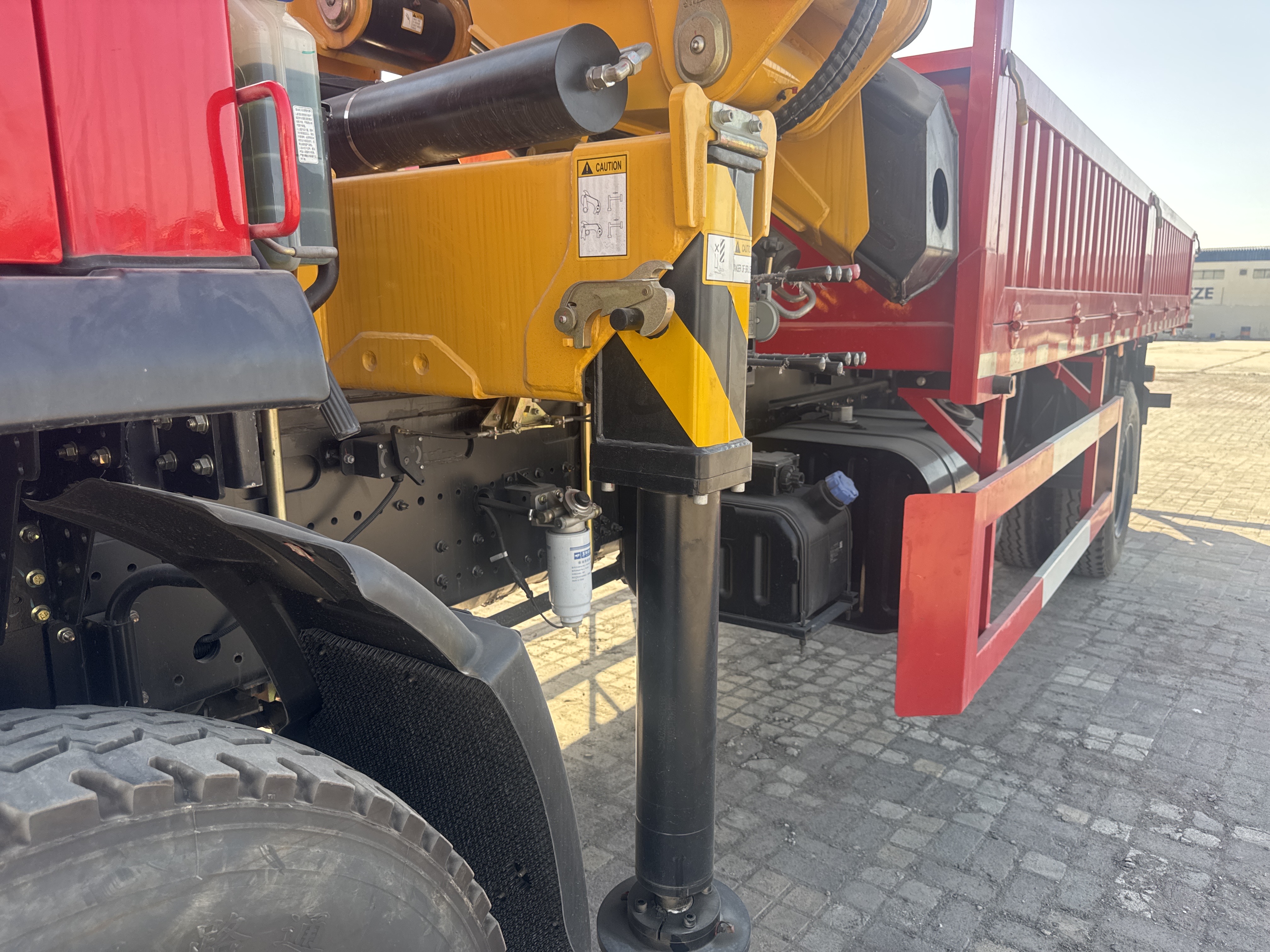 BTC-003-XCMG-SQZ200-Boom-truck-cranes-inspection-Structure-Outriggers-1