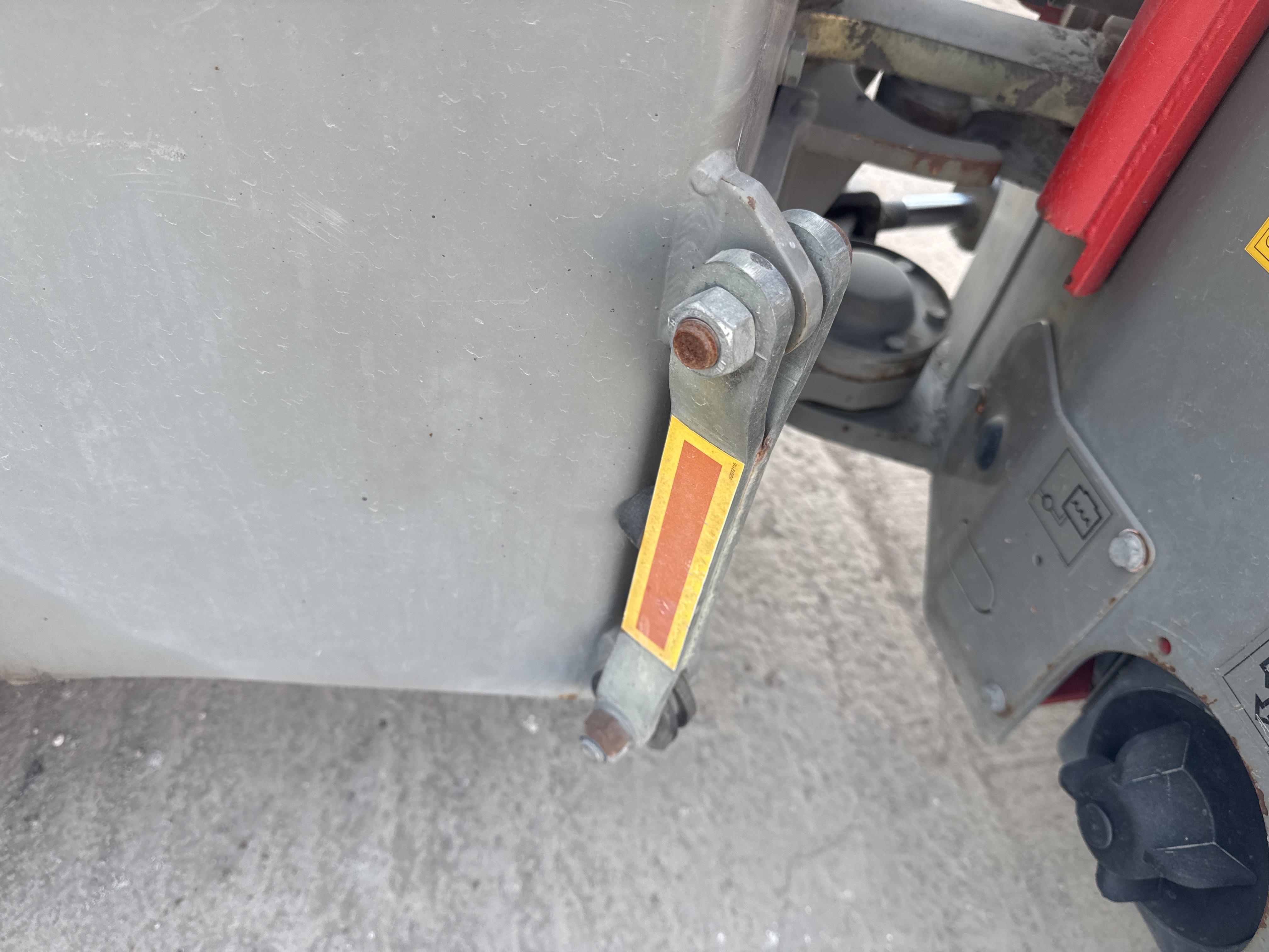 SRC-011-Hamm-HD-12-VV-Tandem-rollers-inspection-Hydraulics-Hydraulic-pins-/-locks-1