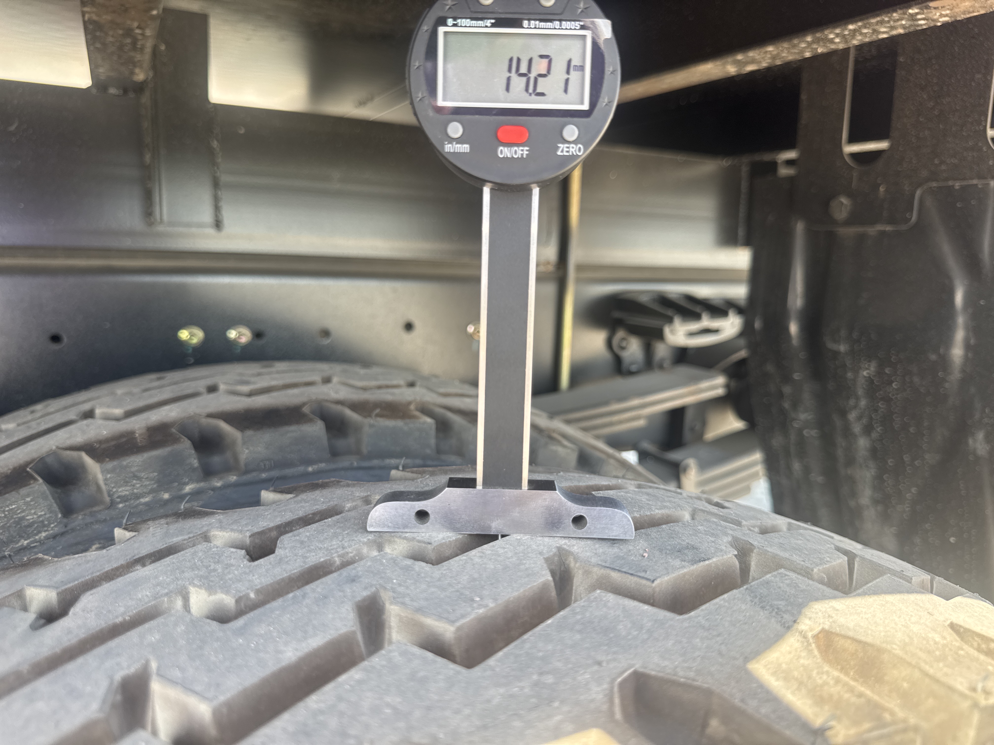BTC-003-XCMG-SQZ200-Boom-truck-cranes-inspection-Chassis-Left-rear-tire---tread-depth-1