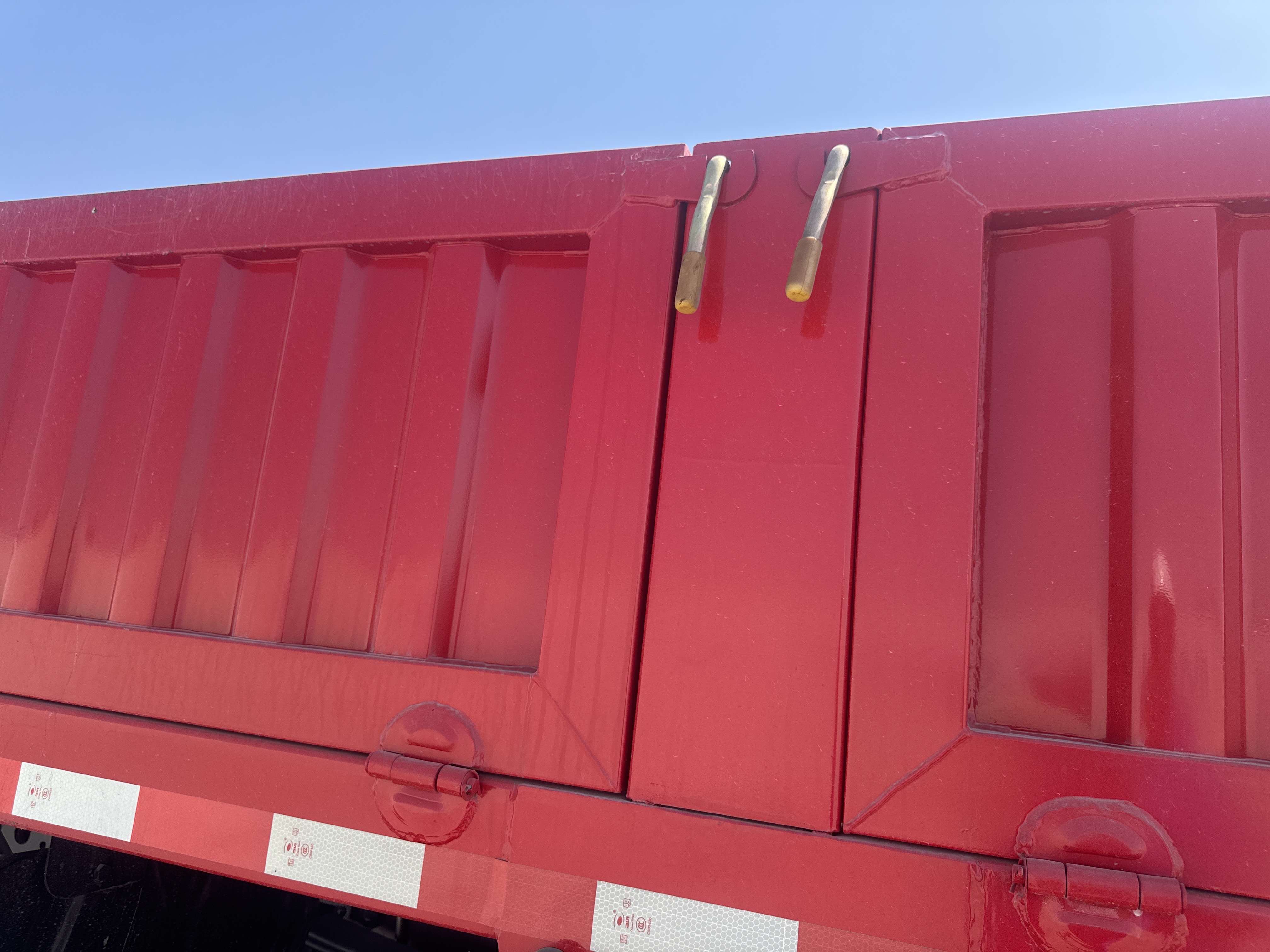 BTC-003-XCMG-SQZ200-Boom-truck-cranes-inspection-Structure-Tailgate-1