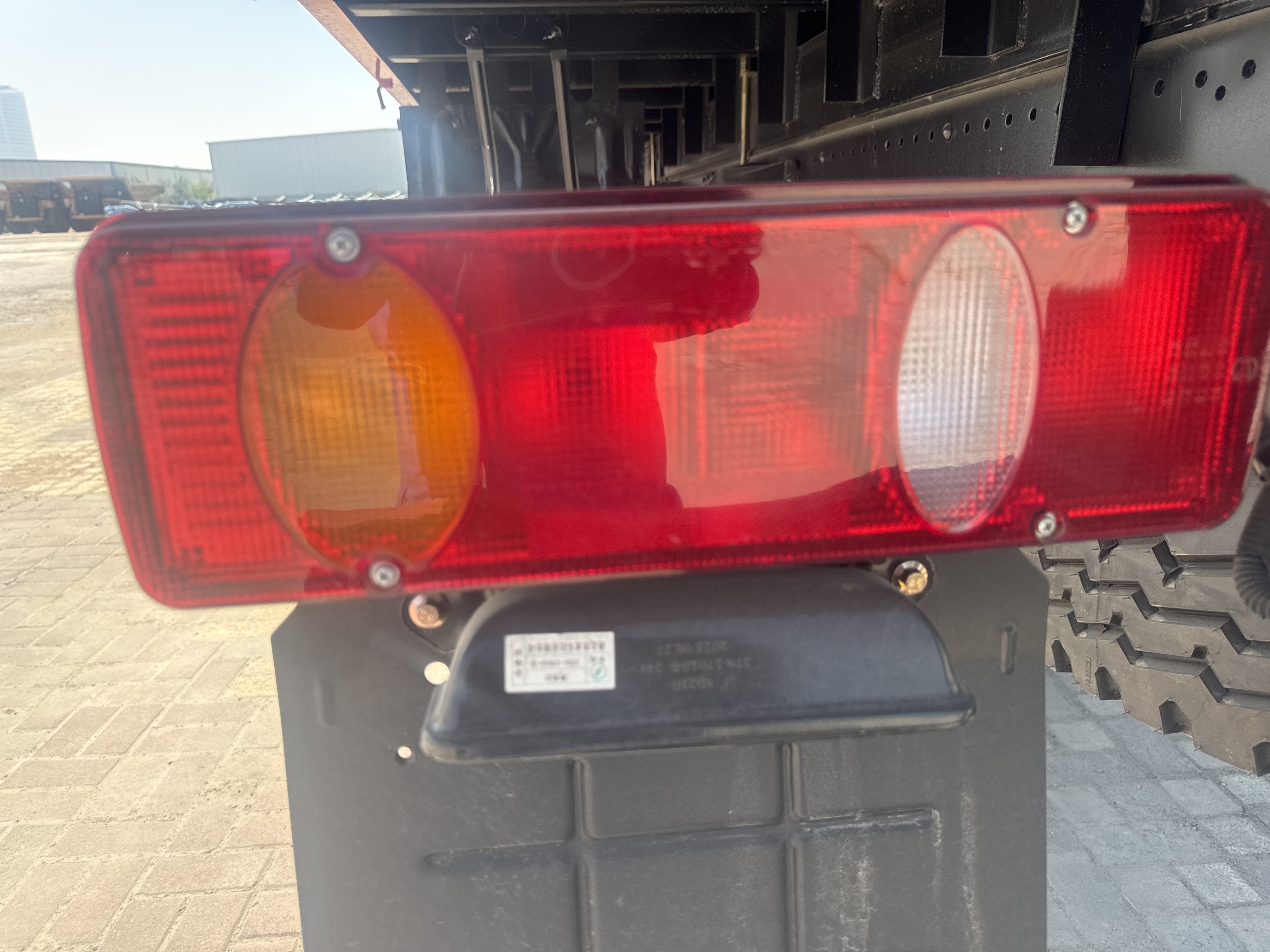 BTC-003-XCMG-SQZ200-Boom-truck-cranes-inspection-Electronics-Lights-and-signals-1