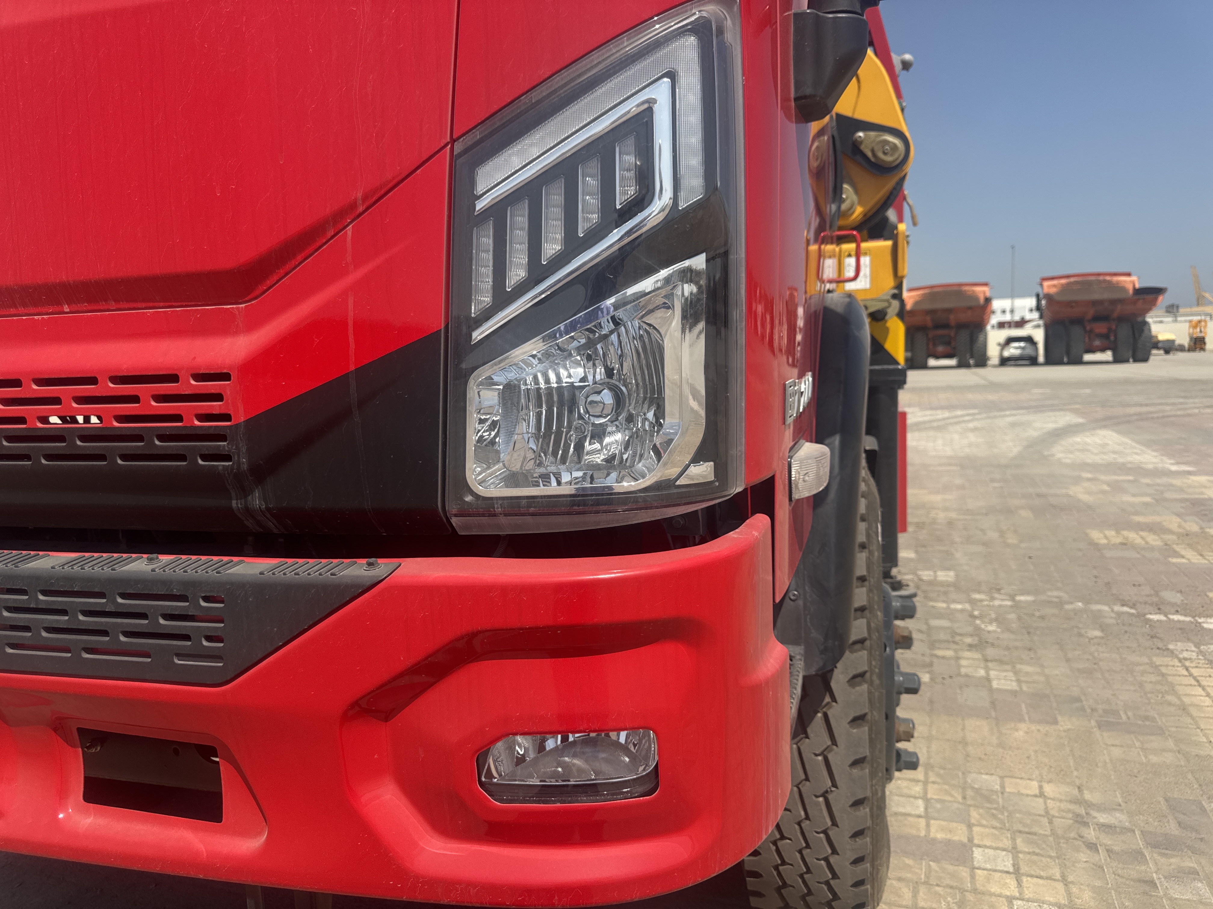 BTC-003-XCMG-SQZ200-Boom-truck-cranes-inspection-Electronics-Lights-and-signals-1