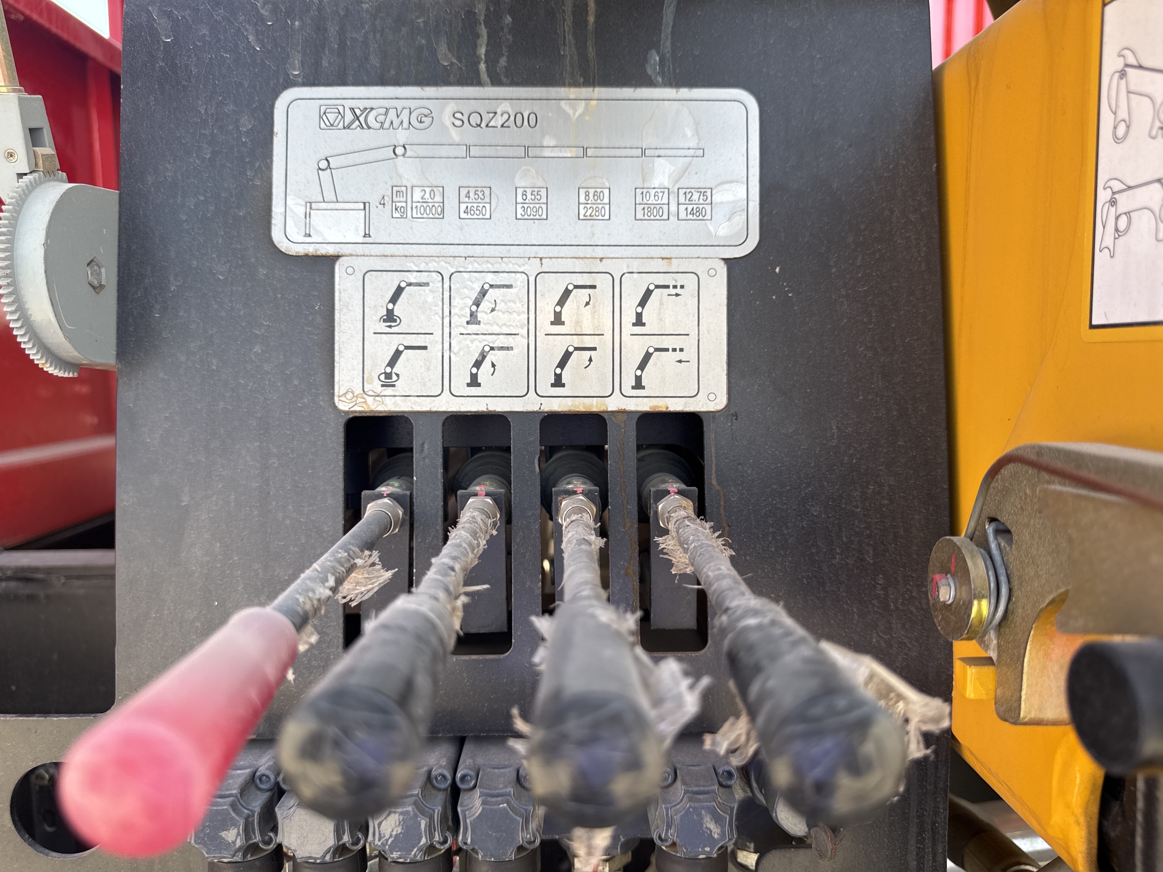 BTC-003-XCMG-SQZ200-Boom-truck-cranes-inspection-Electronics-Platform-control-1