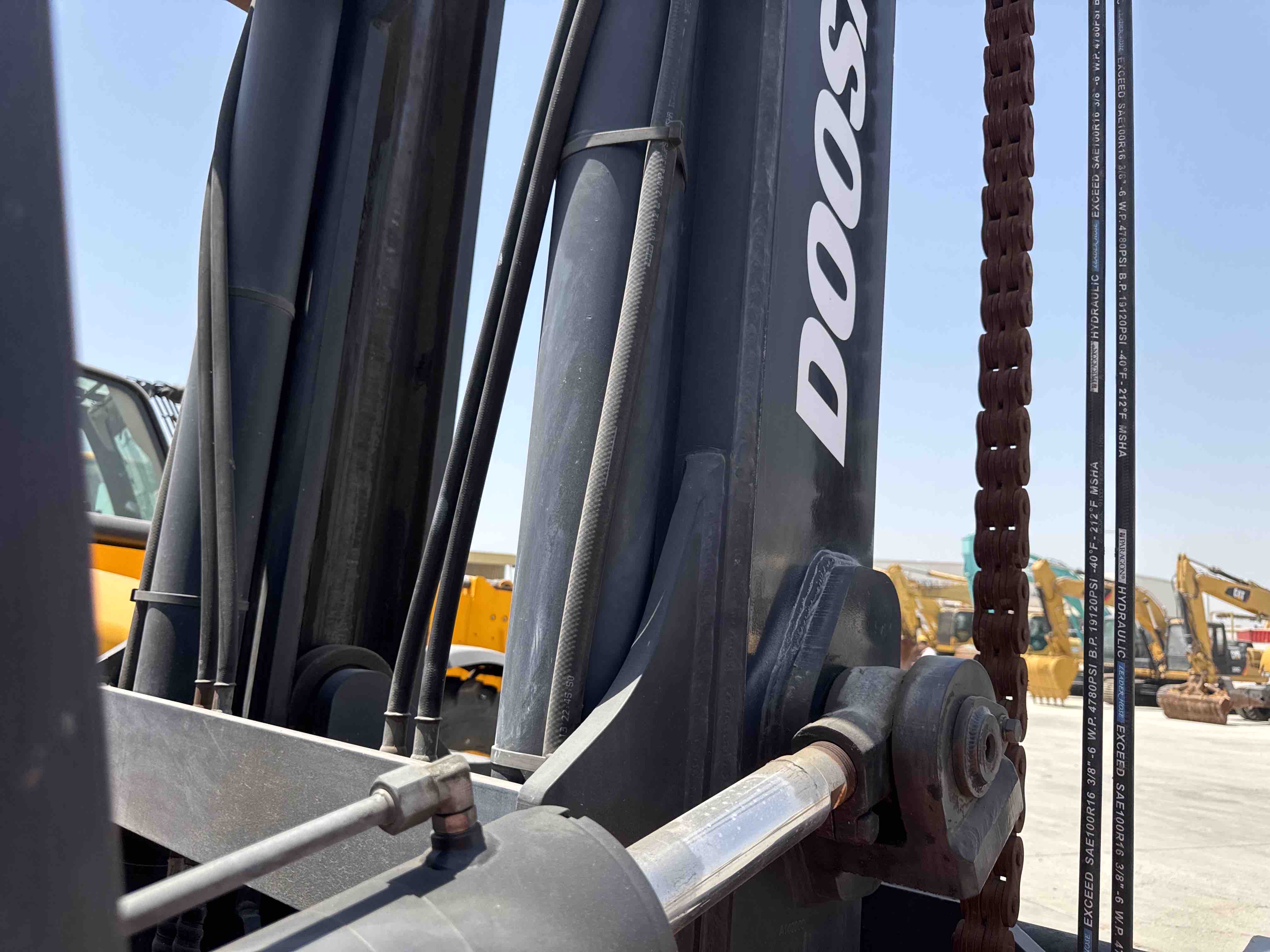 FLM-023-Doosan-D130S-5-Forklifts-inspection-Chassis-Mast-1