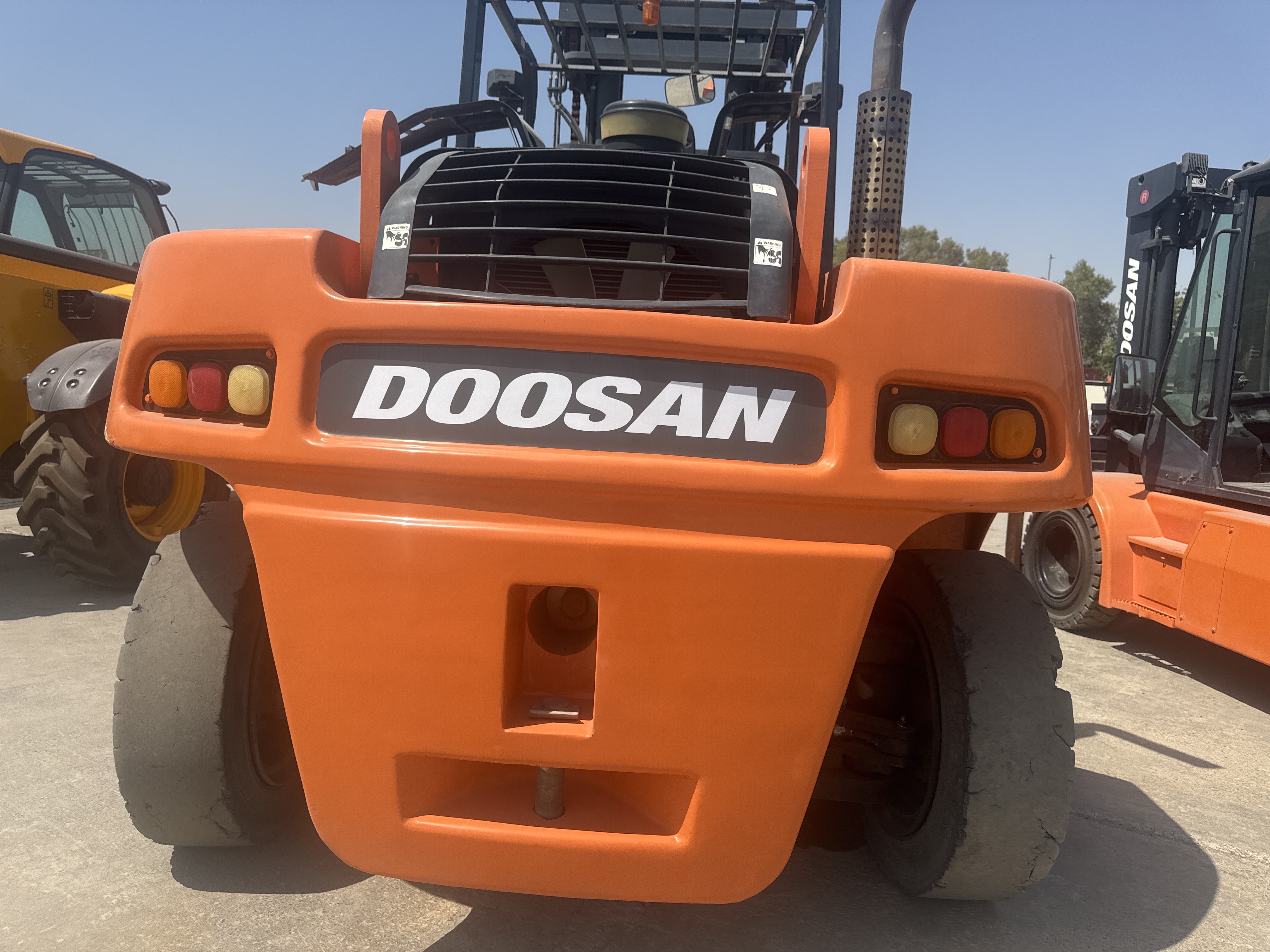 FLM-023-Doosan-D130S-5-Forklifts-inspection-Structure-Paint-1