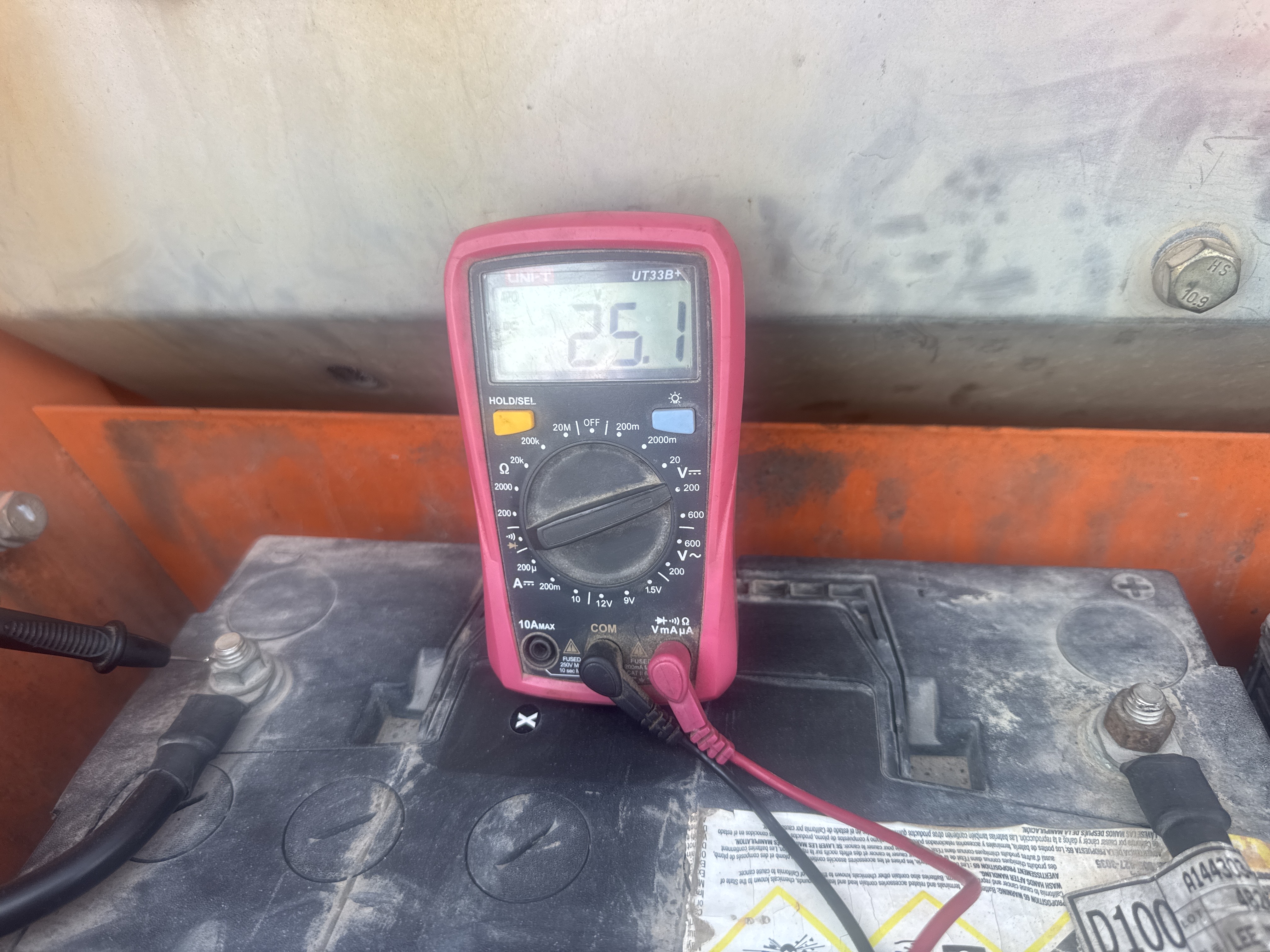 FLM-023-Doosan-D130S-5-Forklifts-inspection-Electronics-Battery-1