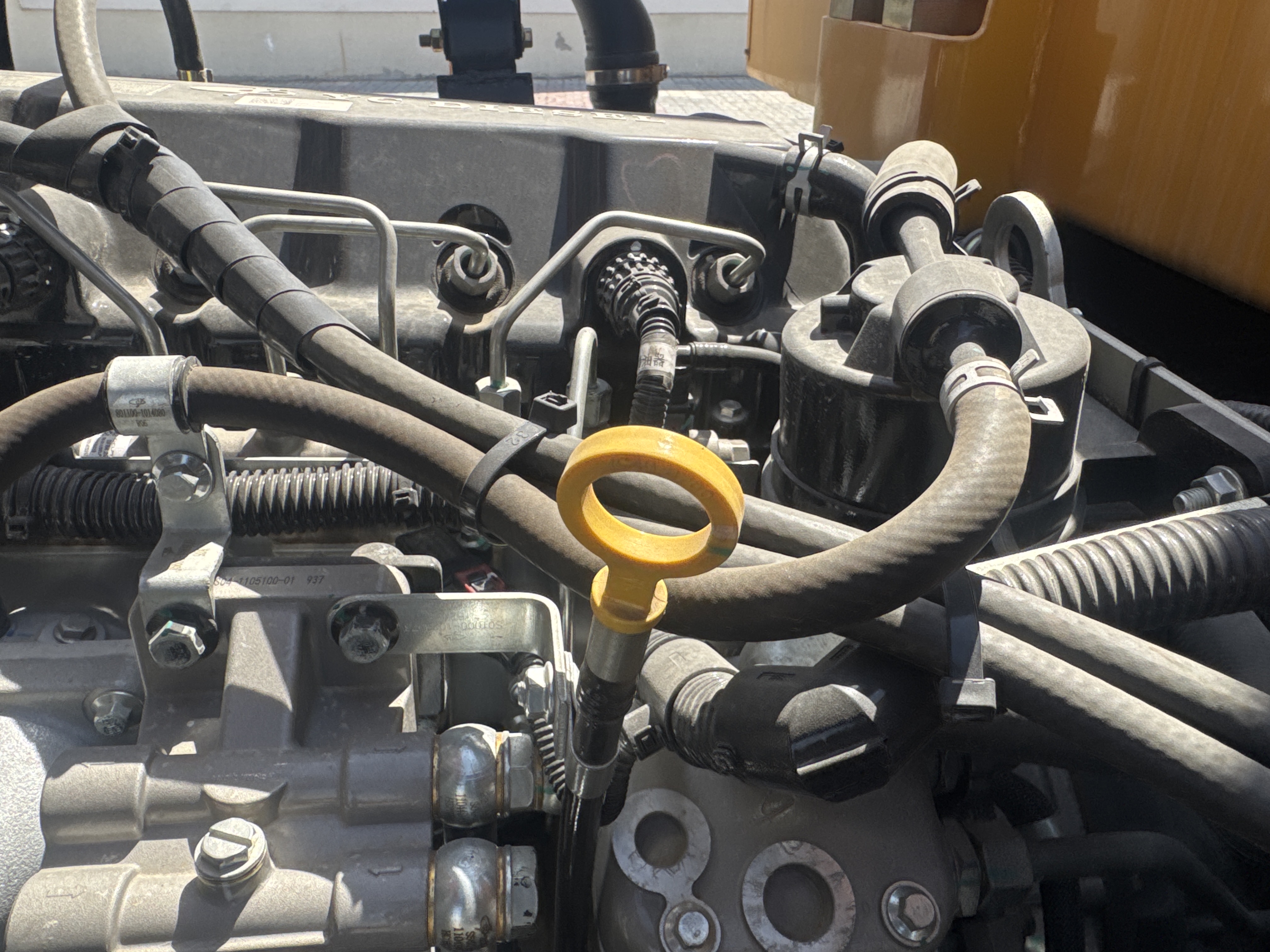 BTC-003-XCMG-SQZ200-Boom-truck-cranes-inspection-Engine-Hoses-1