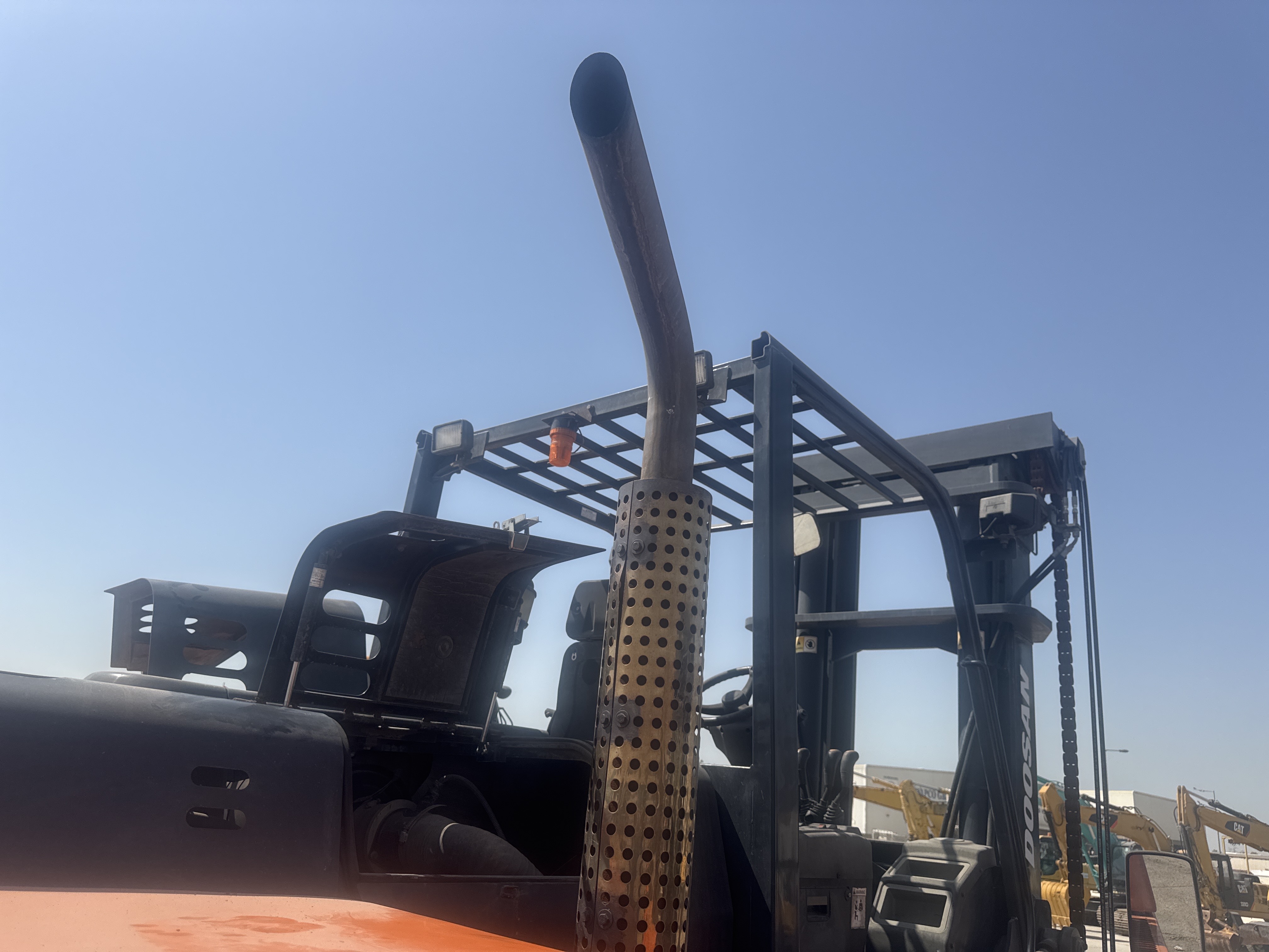FLM-023-Doosan-D130S-5-Forklifts-inspection-Engine-Exhaust-system-1