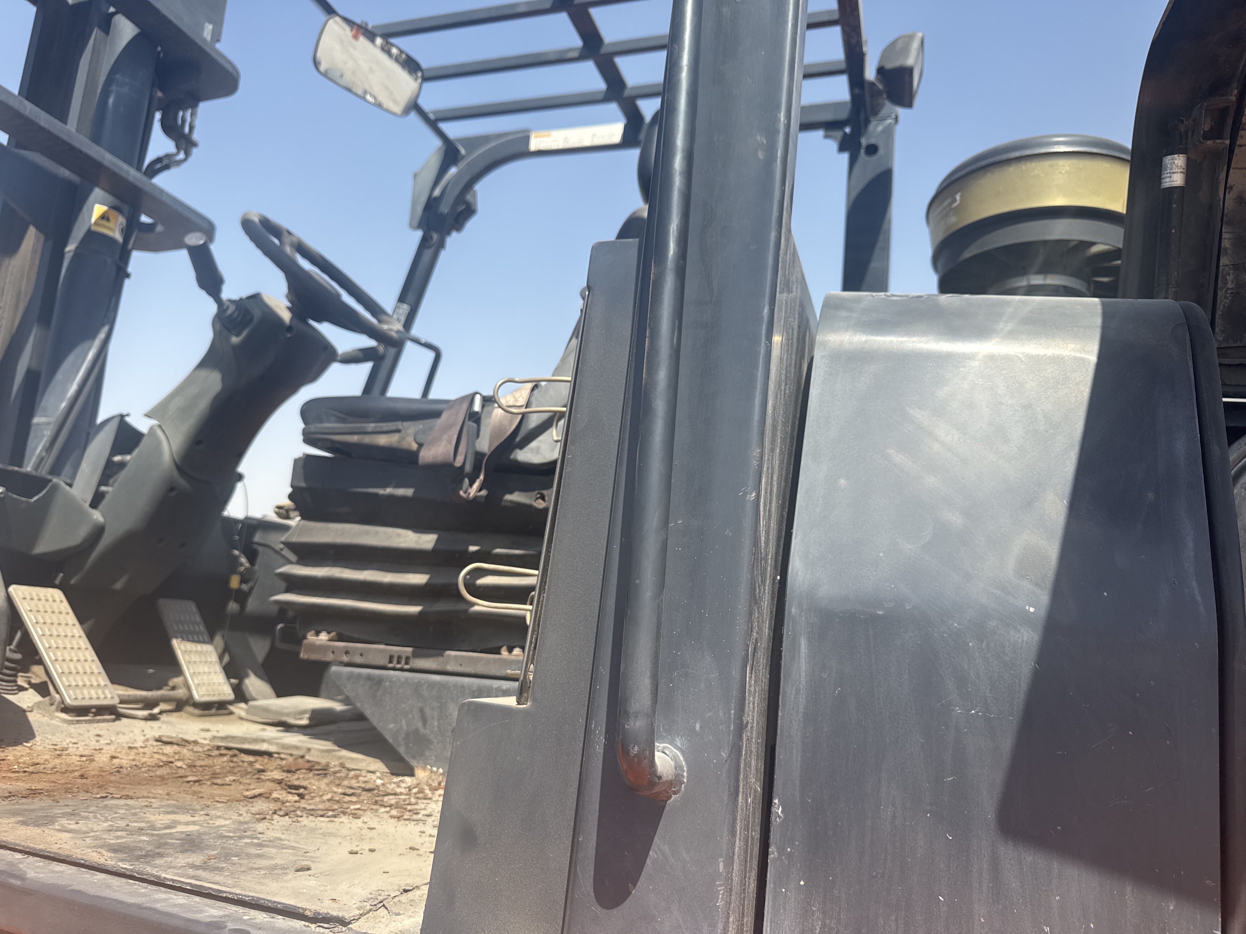FLM-023-Doosan-D130S-5-Forklifts-inspection-Structure-Handrails-1