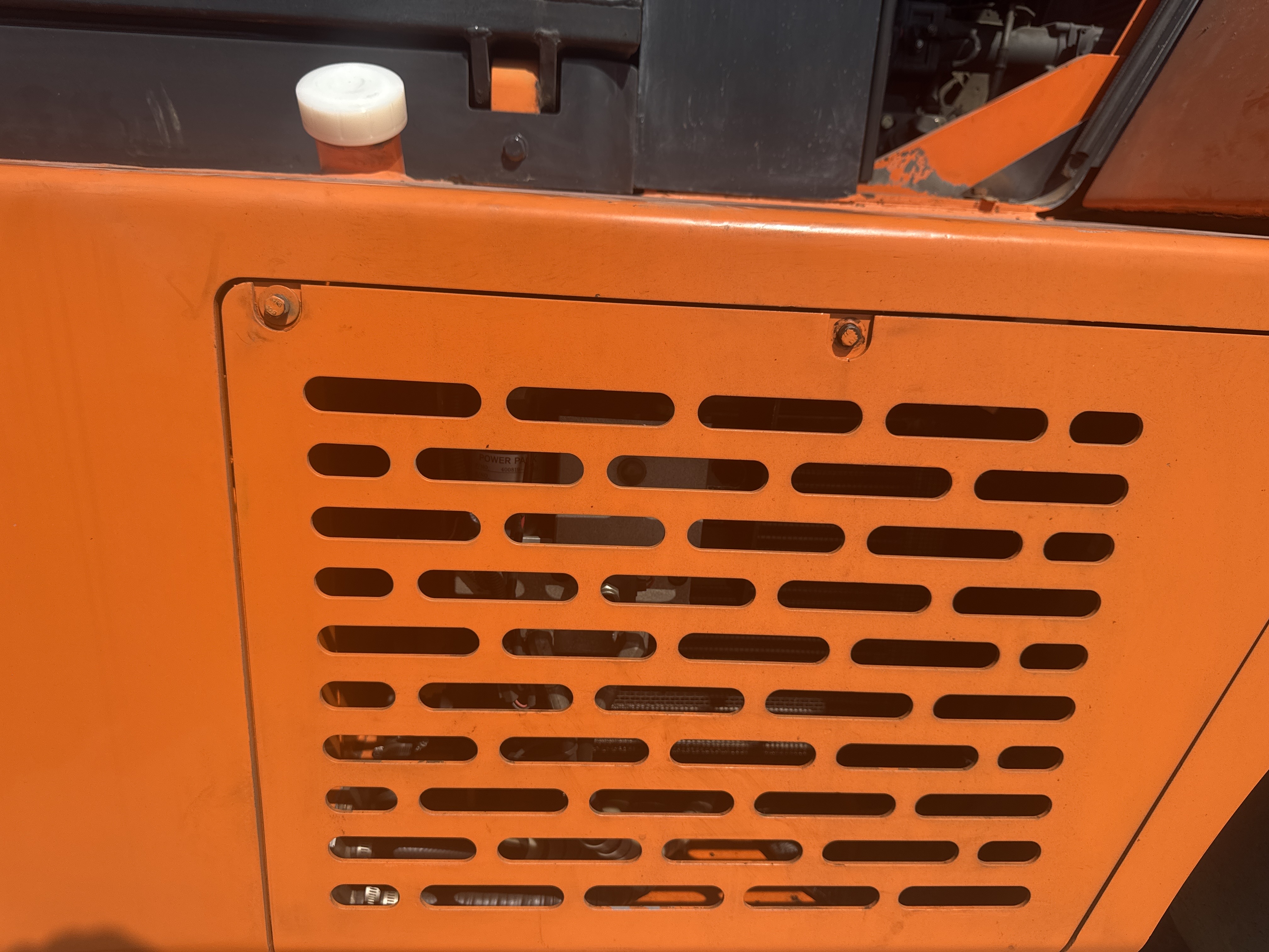 FLM-023-Doosan-D130S-5-Forklifts-inspection-Hydraulics-Hydraulic-Tank-1
