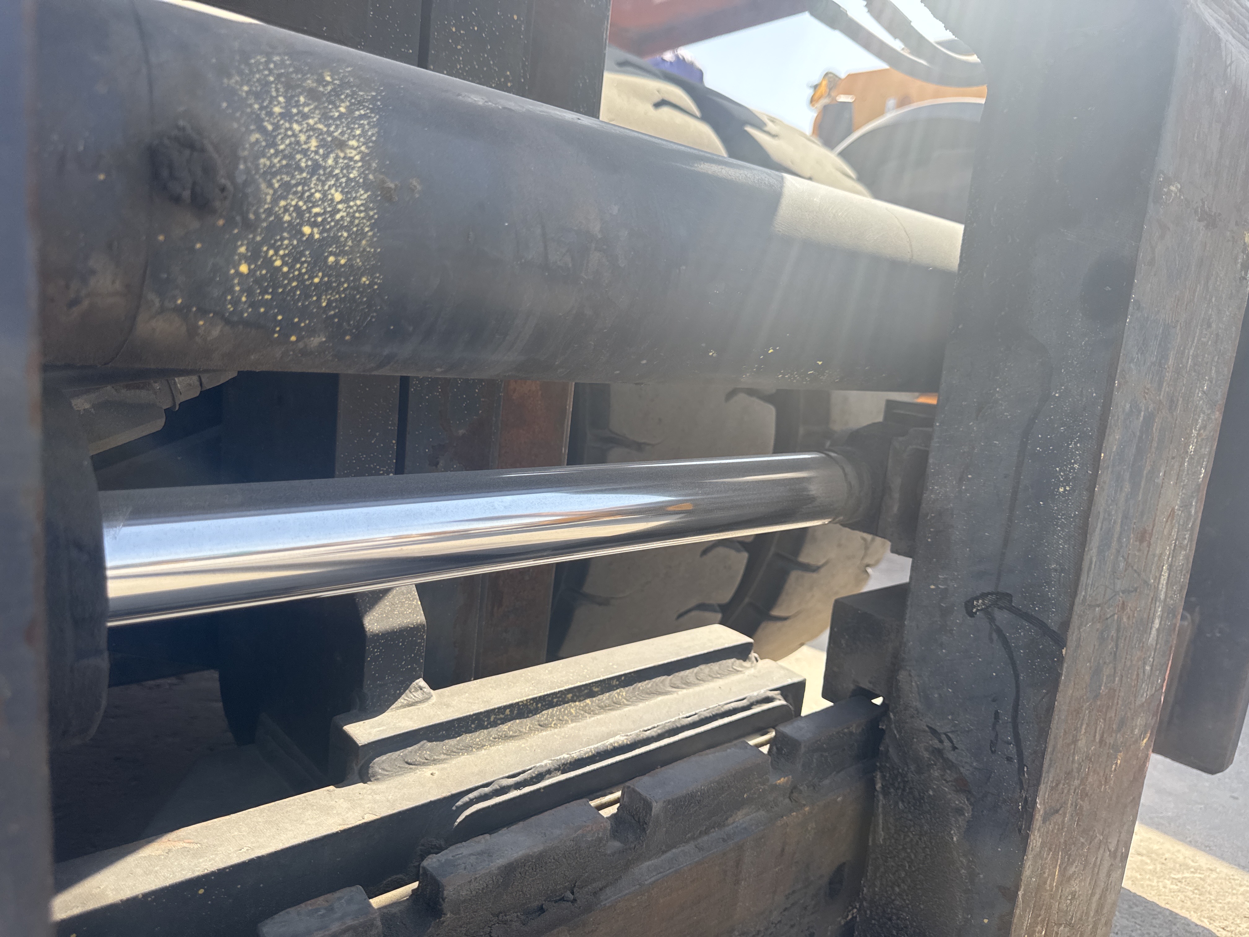 FLM-023-Doosan-D130S-5-Forklifts-inspection-Hydraulics-Fork-positioner-cylinders-1