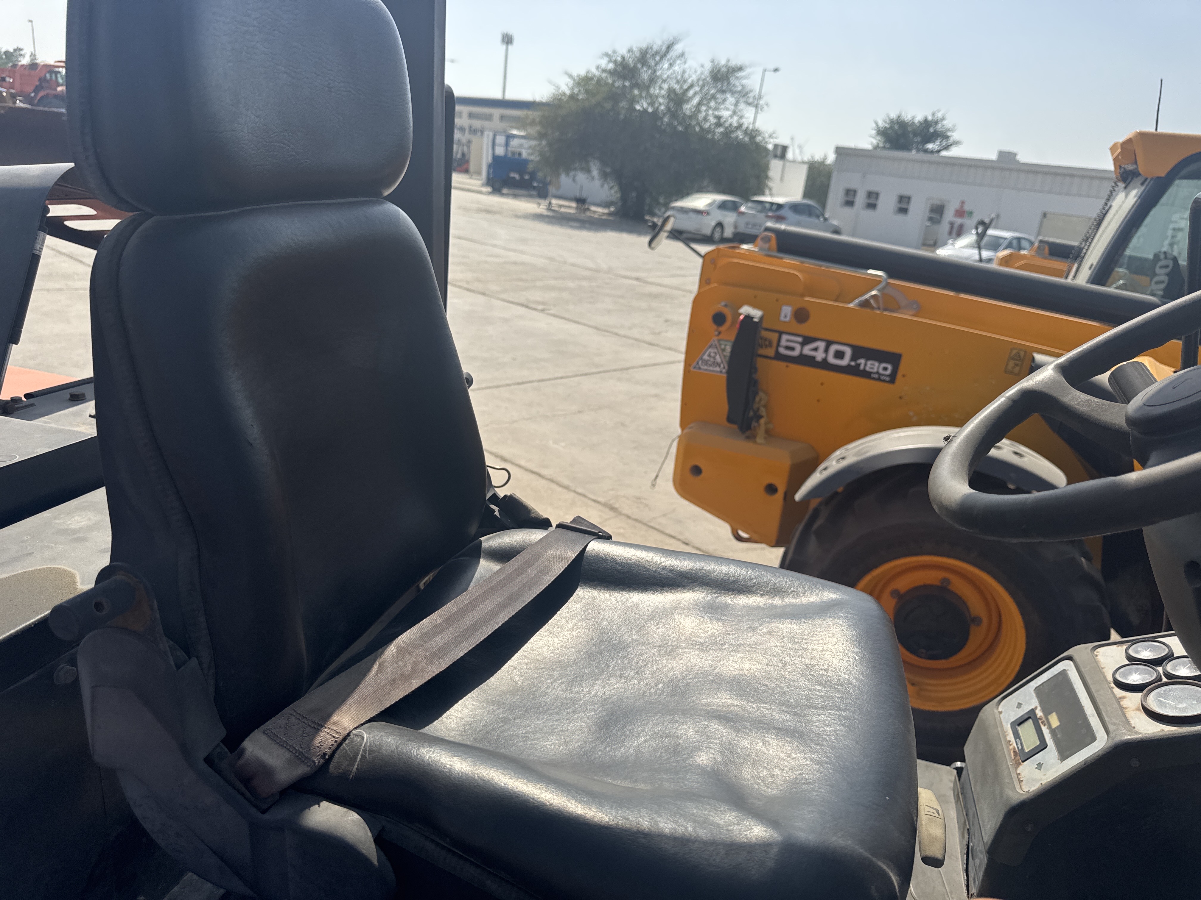 FLM-023-Doosan-D130S-5-Forklifts-inspection-Safety-Seat-belts-1