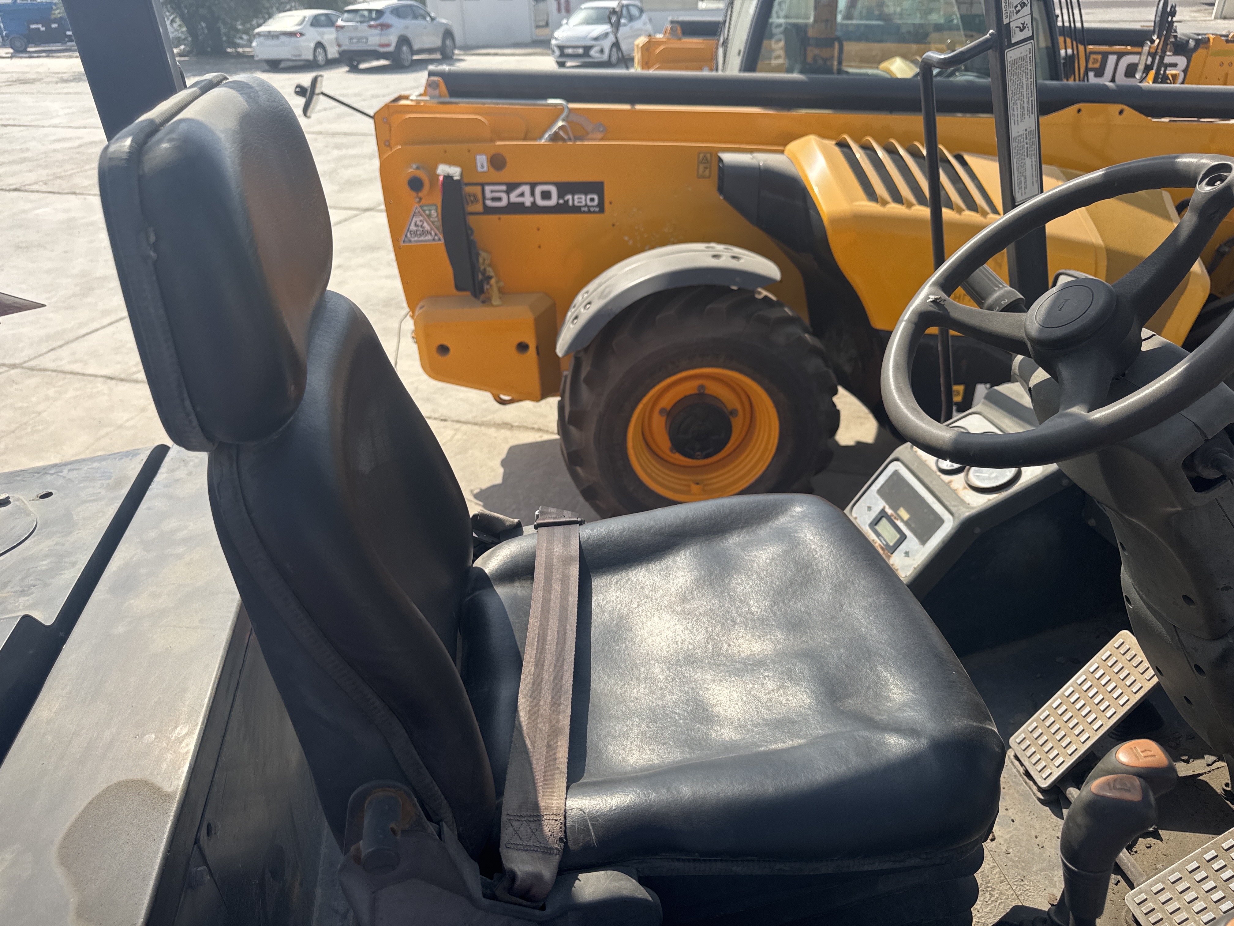 FLM-023-Doosan-D130S-5-Forklifts-inspection-Safety-Seat-belts-1
