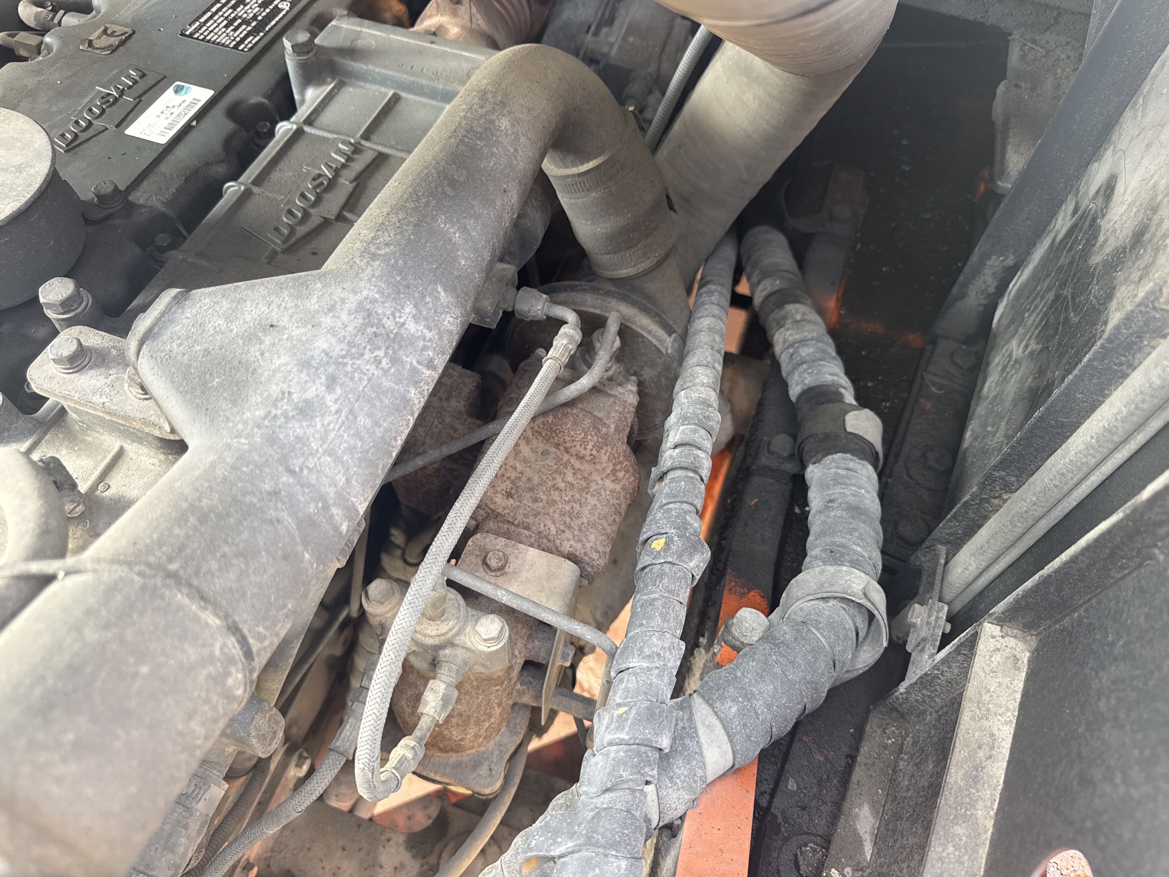 FLM-023-Doosan-D130S-5-Forklifts-inspection-Engine-Turbo-1