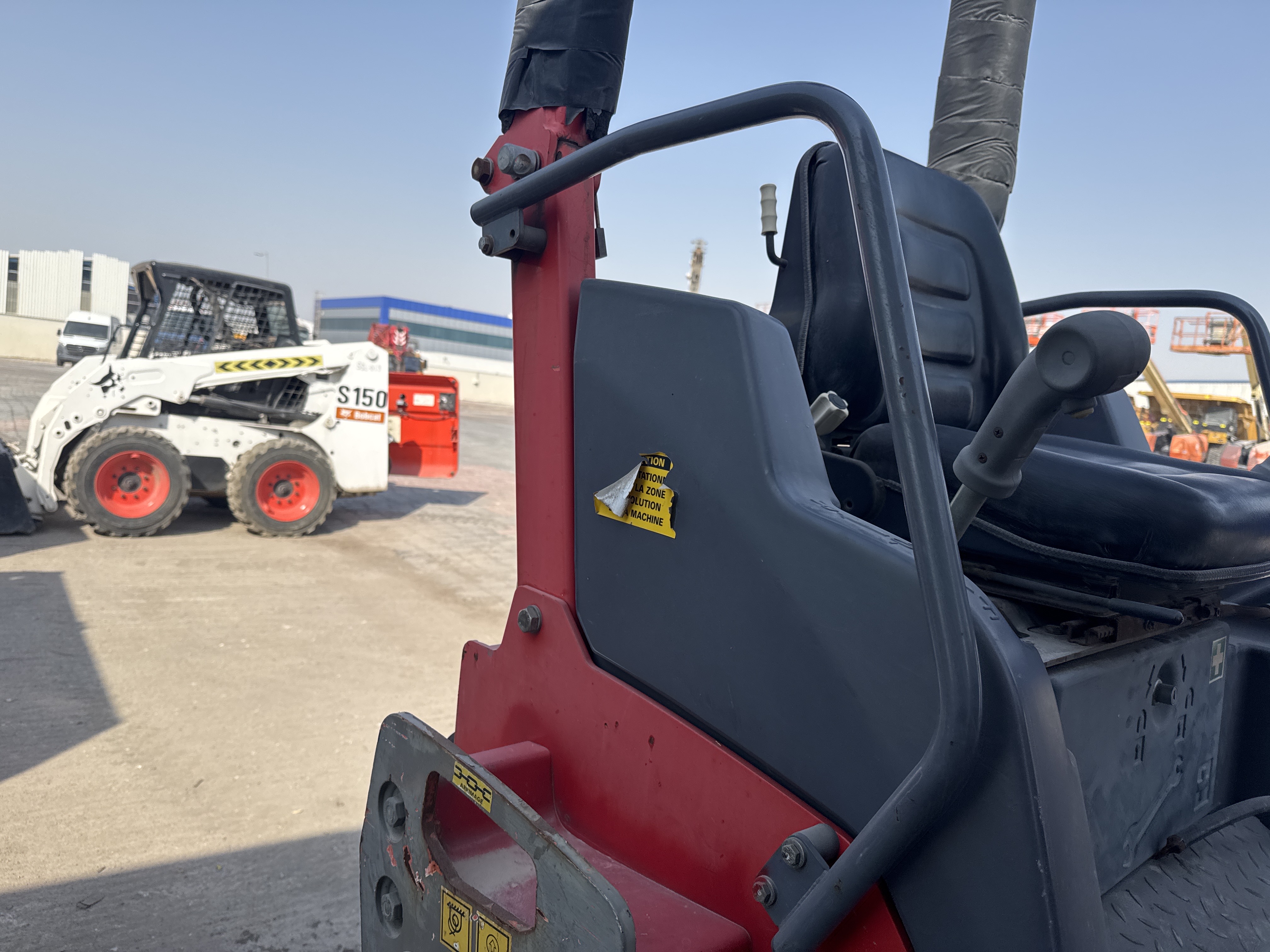SRC-011-Hamm-HD-12-VV-Tandem-rollers-inspection-Structure-Handrails-1