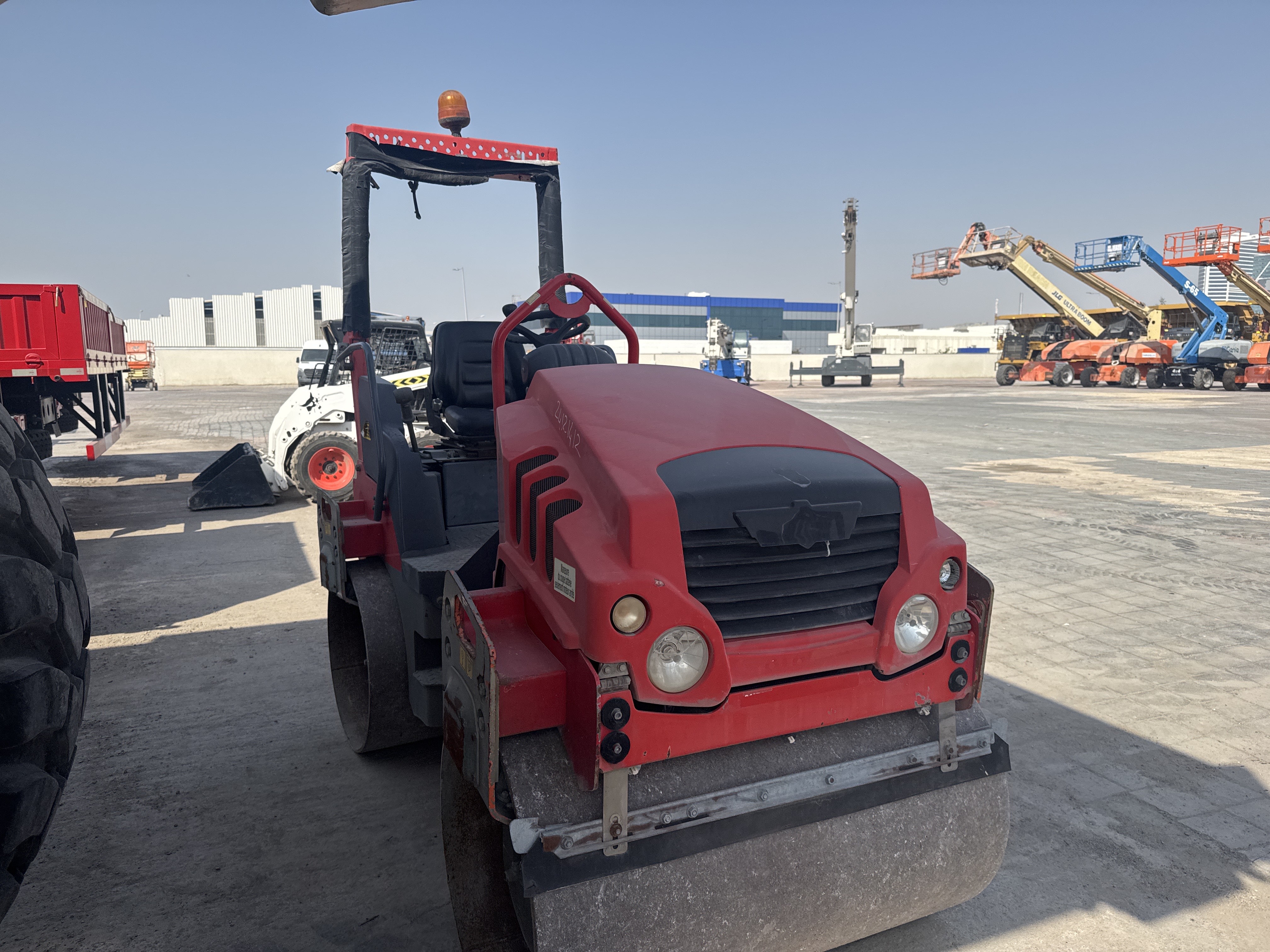 SRC-011-Hamm-HD-12-VV-Tandem-rollers-inspection-Structure-Paint-1