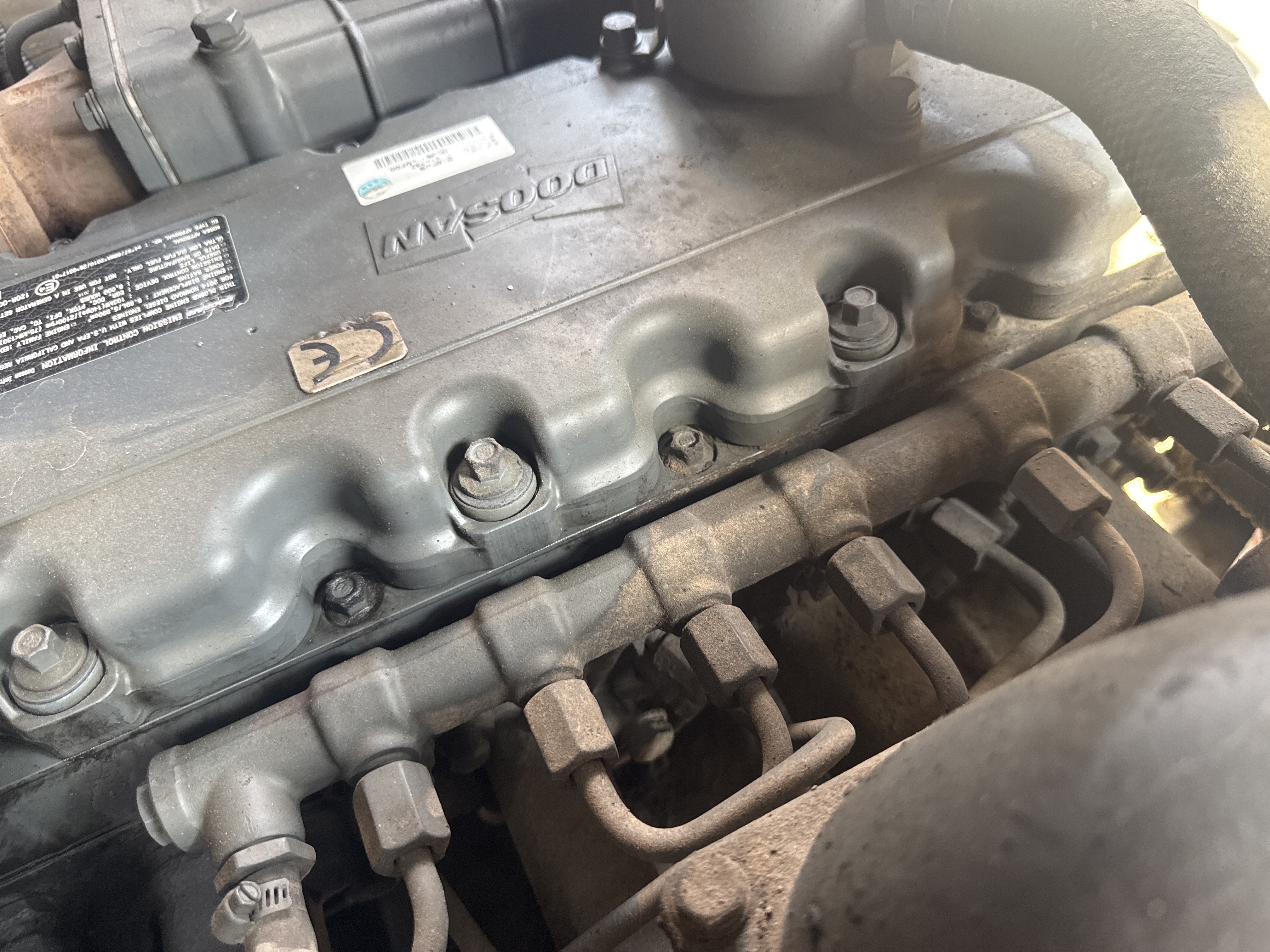 FLM-023-Doosan-D130S-5-Forklifts-inspection-Engine-Fuel-leaks-1