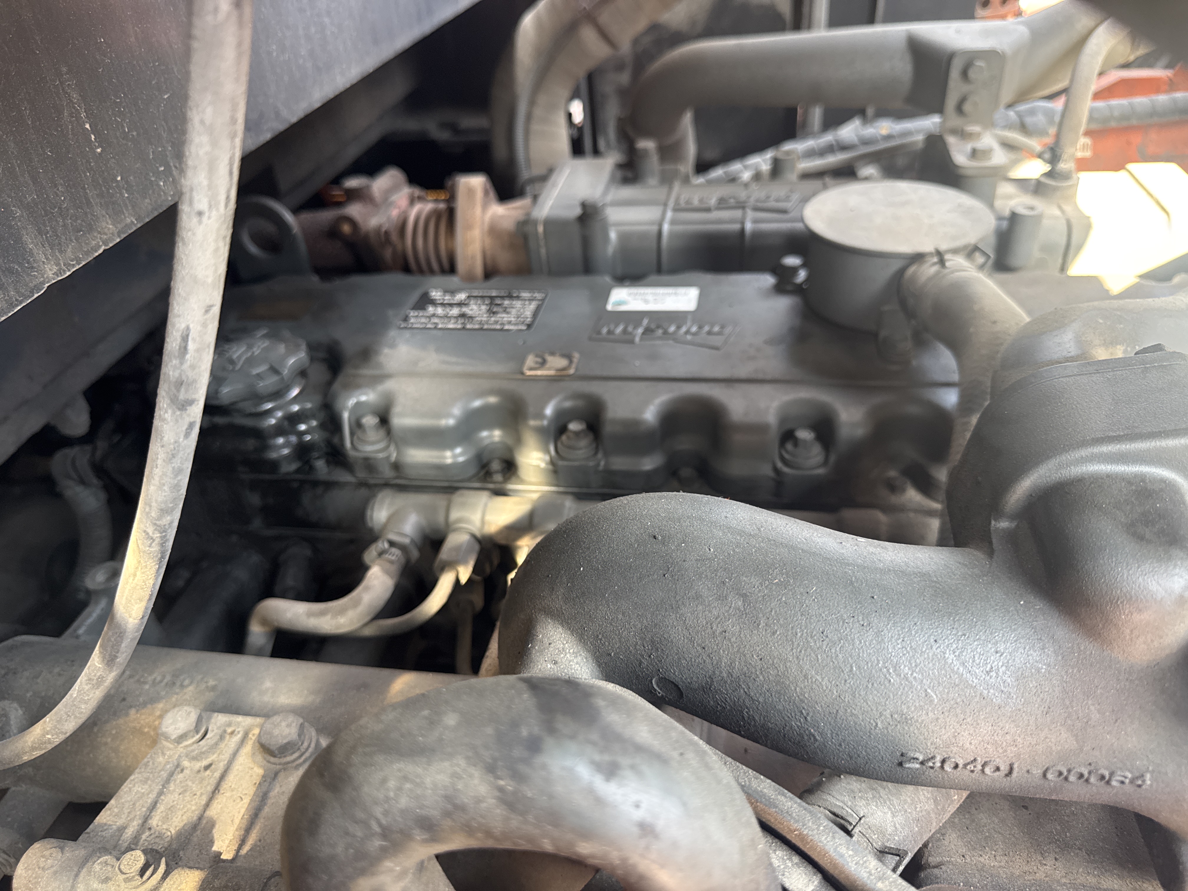 FLM-023-Doosan-D130S-5-Forklifts-inspection-Engine-Engine-oil-leaks-1