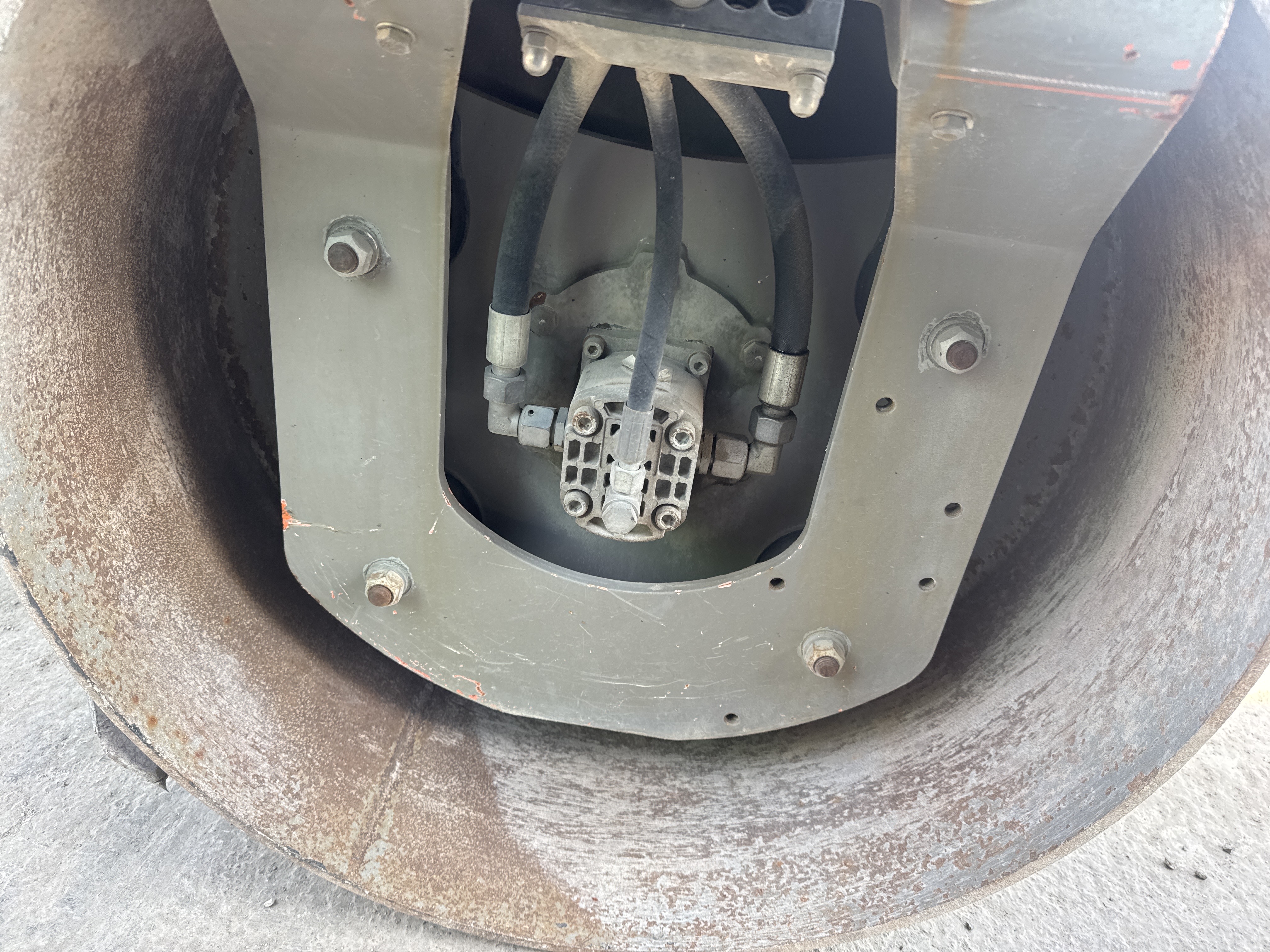 SRC-011-Hamm-HD-12-VV-Tandem-rollers-inspection-Structure-Front-drum-forks-1