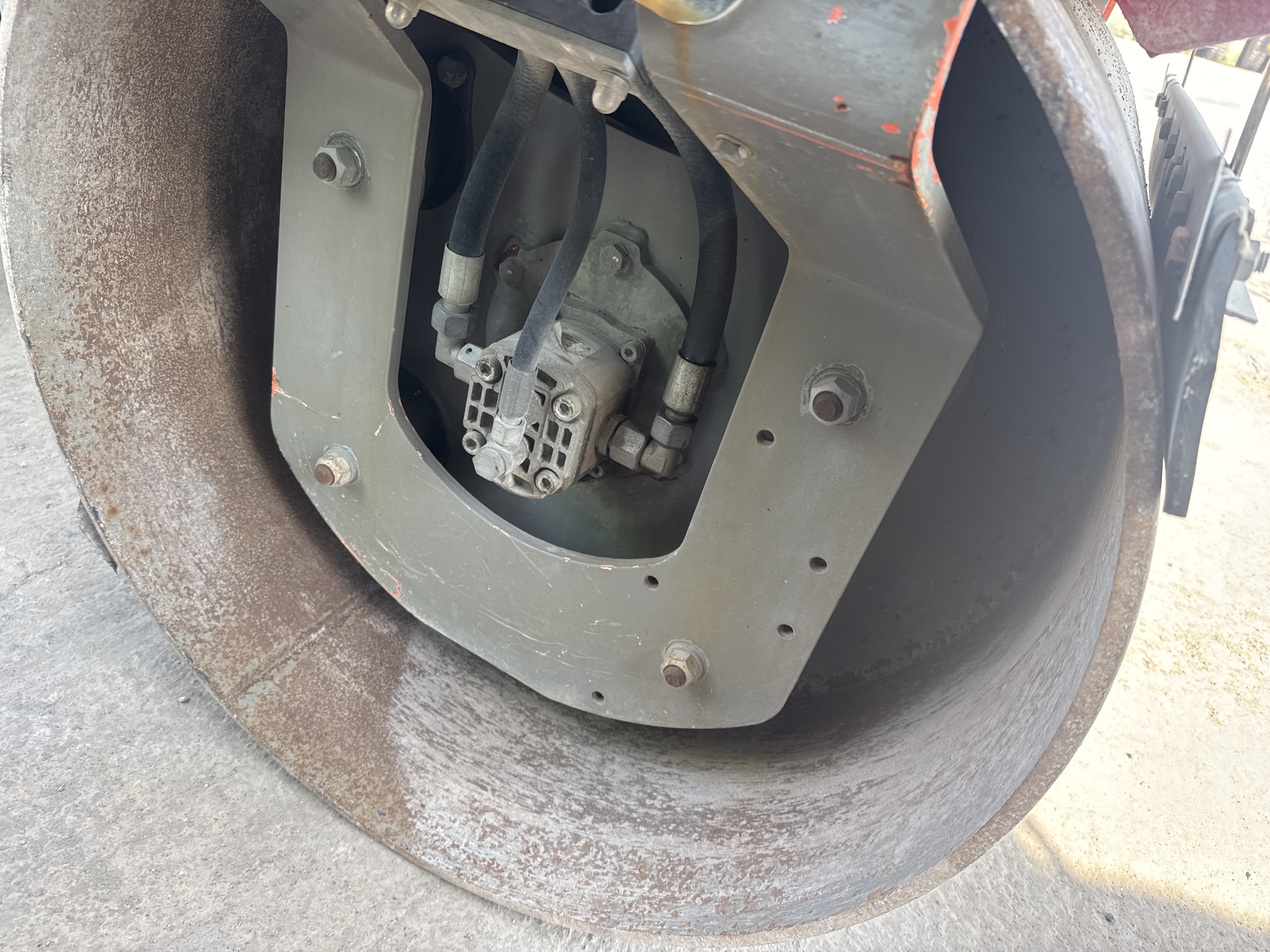 SRC-011-Hamm-HD-12-VV-Tandem-rollers-inspection-Structure-Front-drum-forks-1