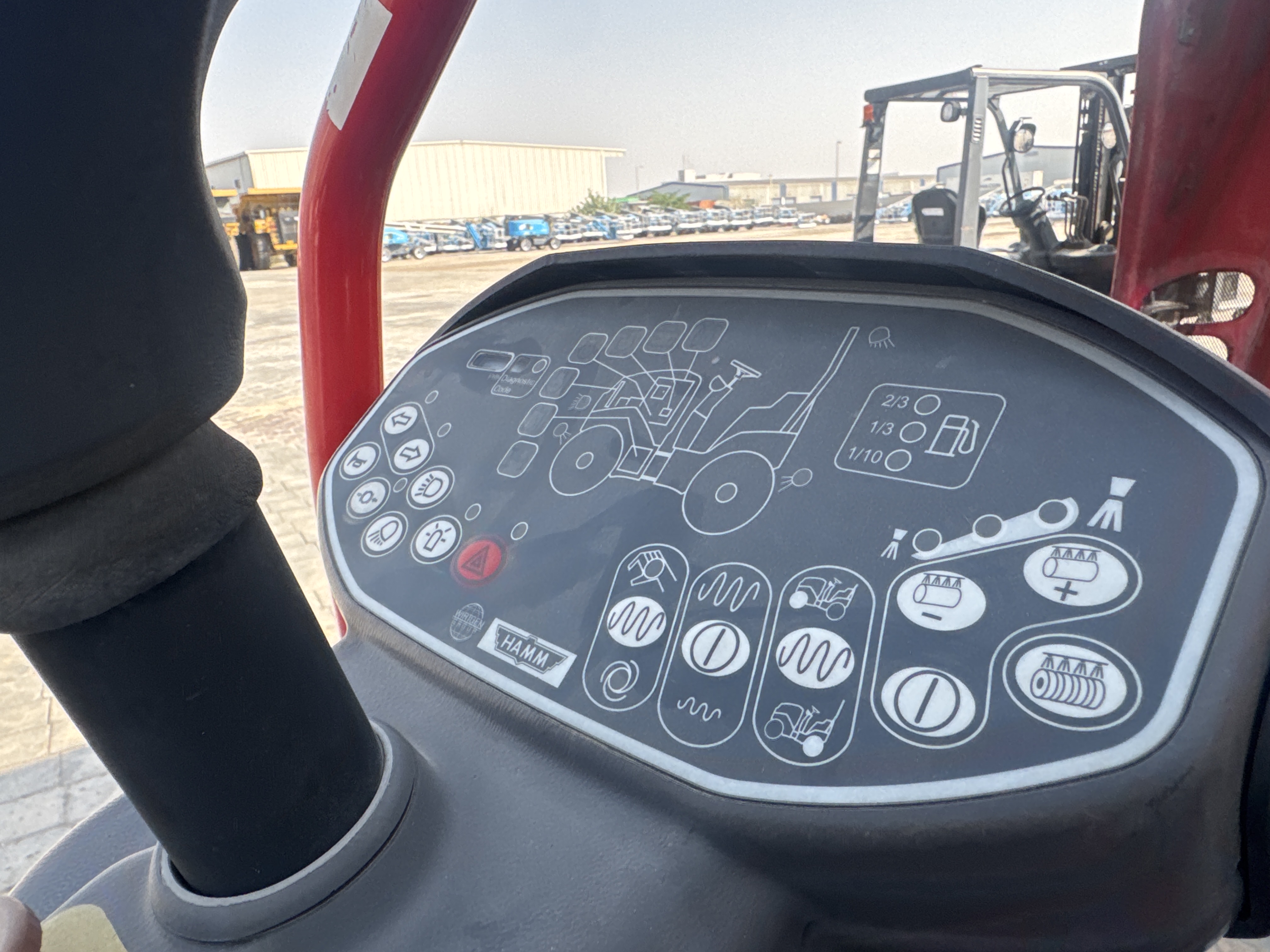 SRC-011-Hamm-HD-12-VV-Tandem-rollers-inspection-Cabin-Instrument-cluster-1