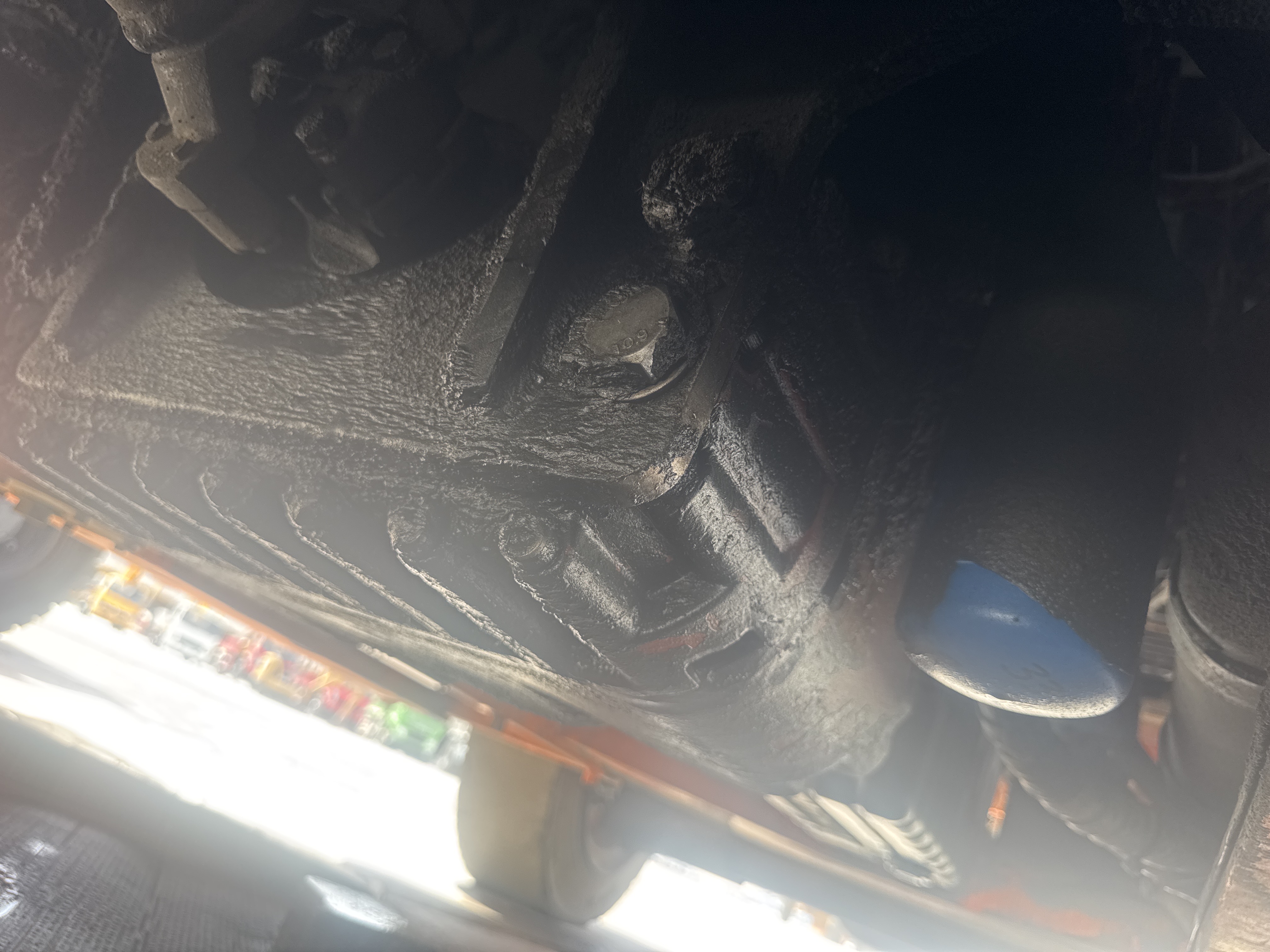 FLM-023-Doosan-D130S-5-Forklifts-inspection-Drive-system-Transmission-case-1