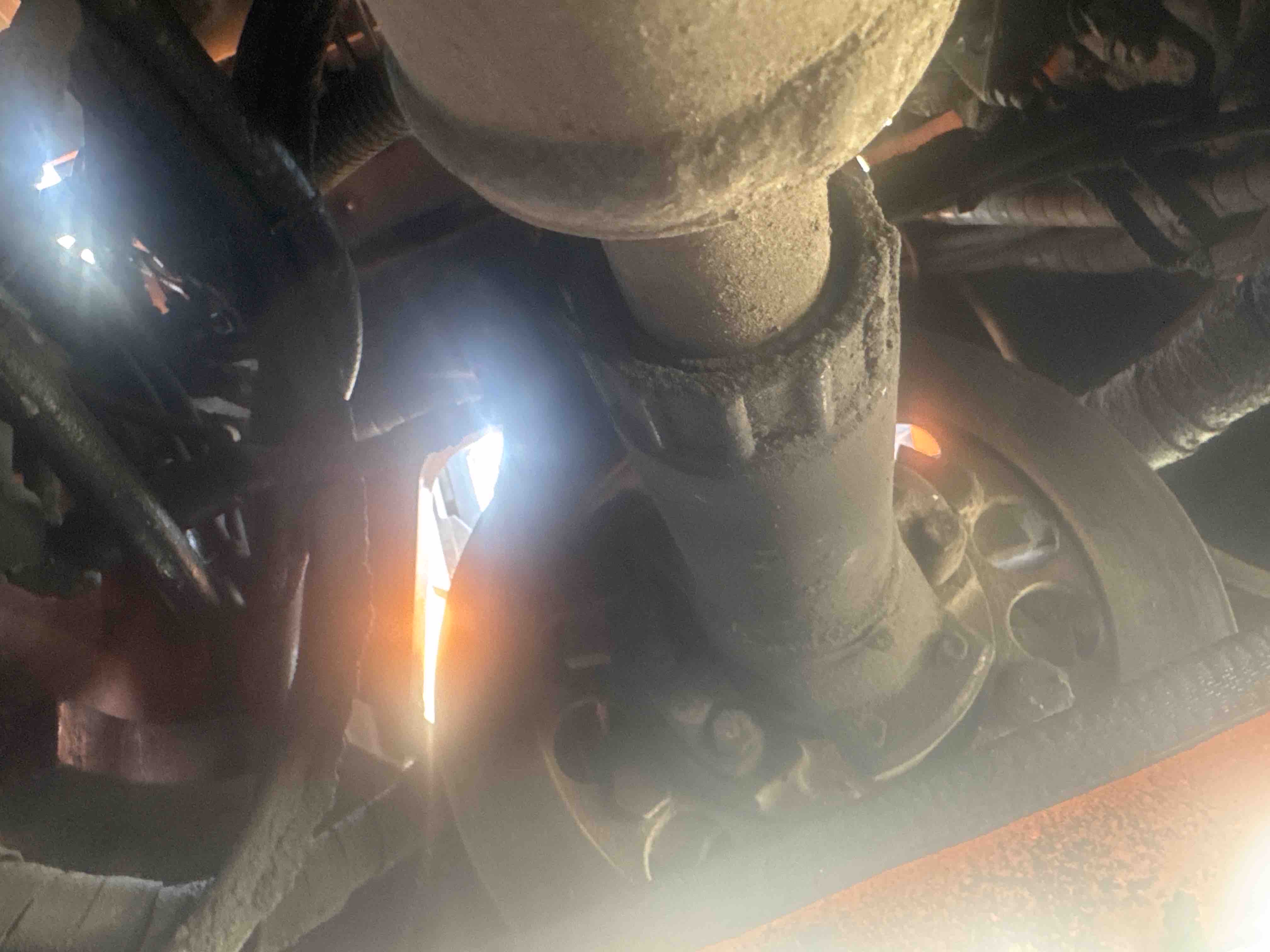 FLM-023-Doosan-D130S-5-Forklifts-inspection-Drive-system-Propeller-shaft-1