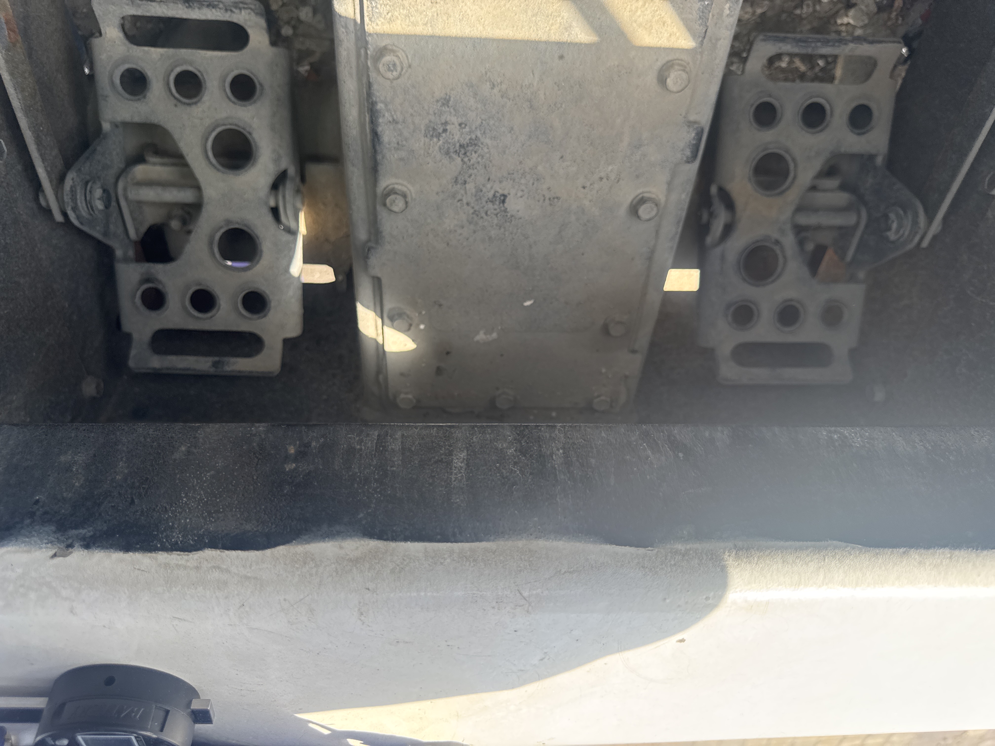 SSL-019-بوبكات-S150-لوادر-انزلاقية-بعجلات-فحص-الكابينة-الدواسات-1
