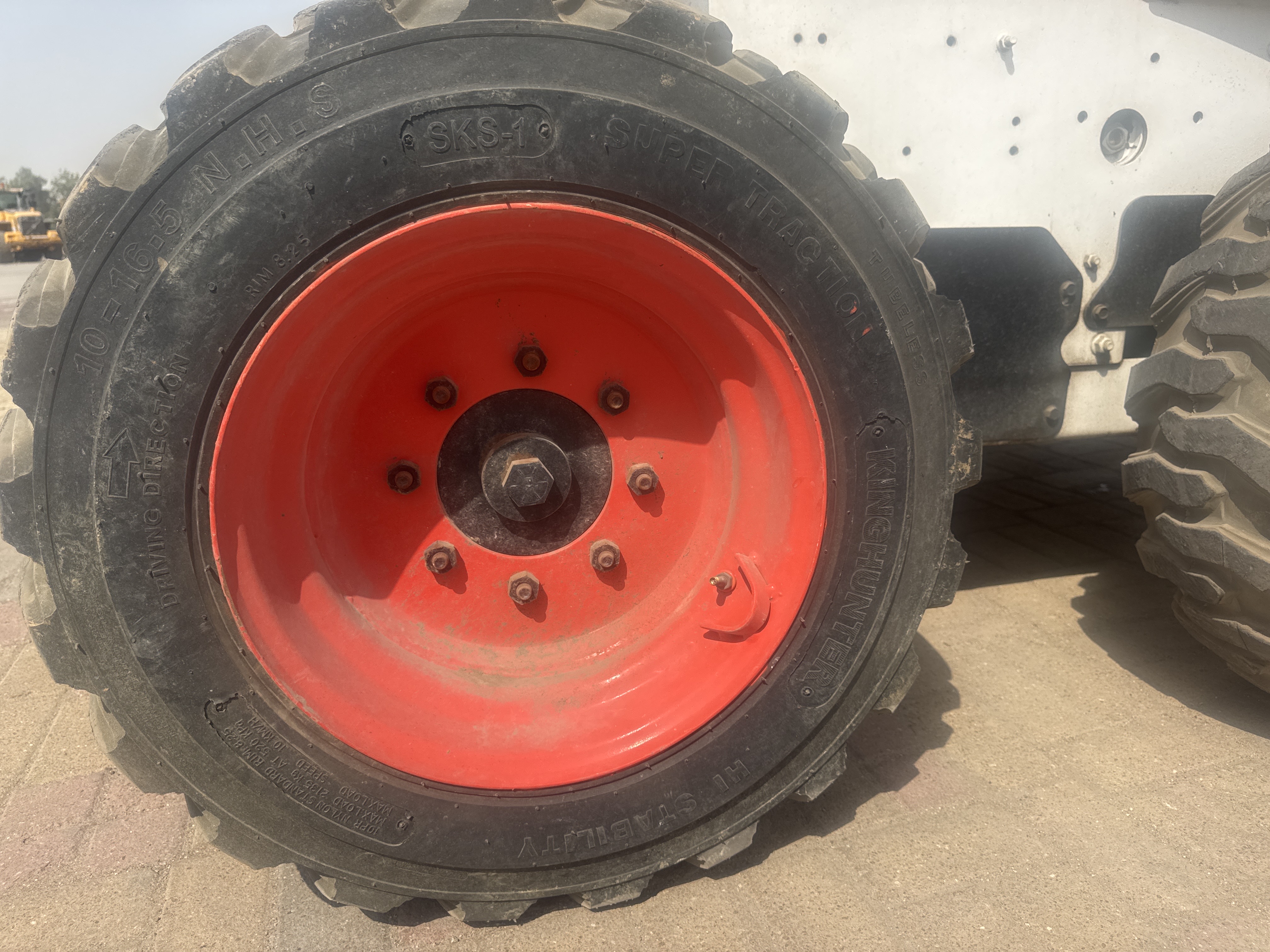 SSL-019-بوبكات-S150-لوادر-انزلاقية-بعجلات-فحص-الهيكل-الإطار-الأمامي-الأيسر-/-محور-العجلة---الحالة-1