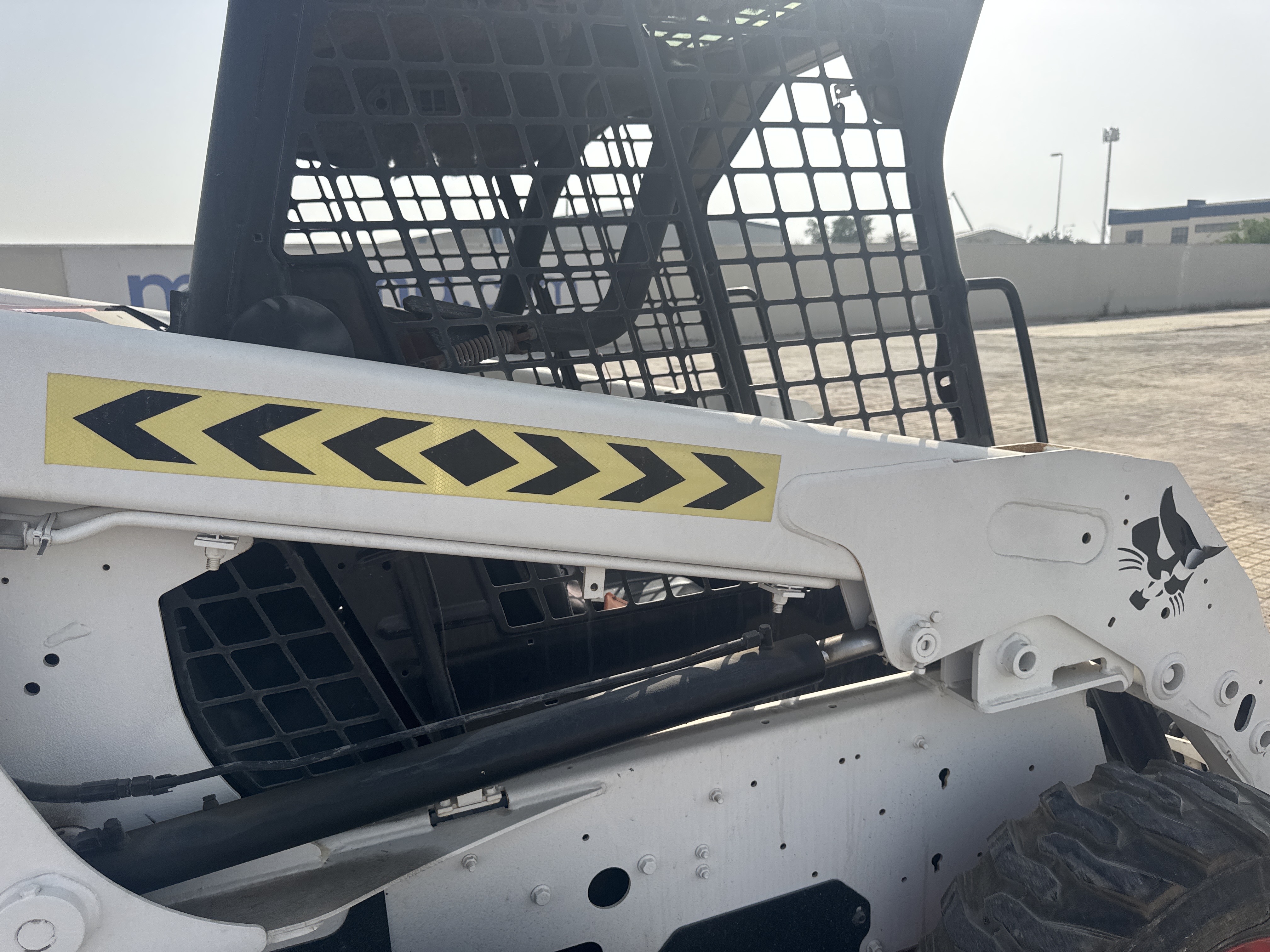 SSL-019-بوبكات-S150-لوادر-انزلاقية-بعجلات-فحص-الهيكل-الصبغ-1
