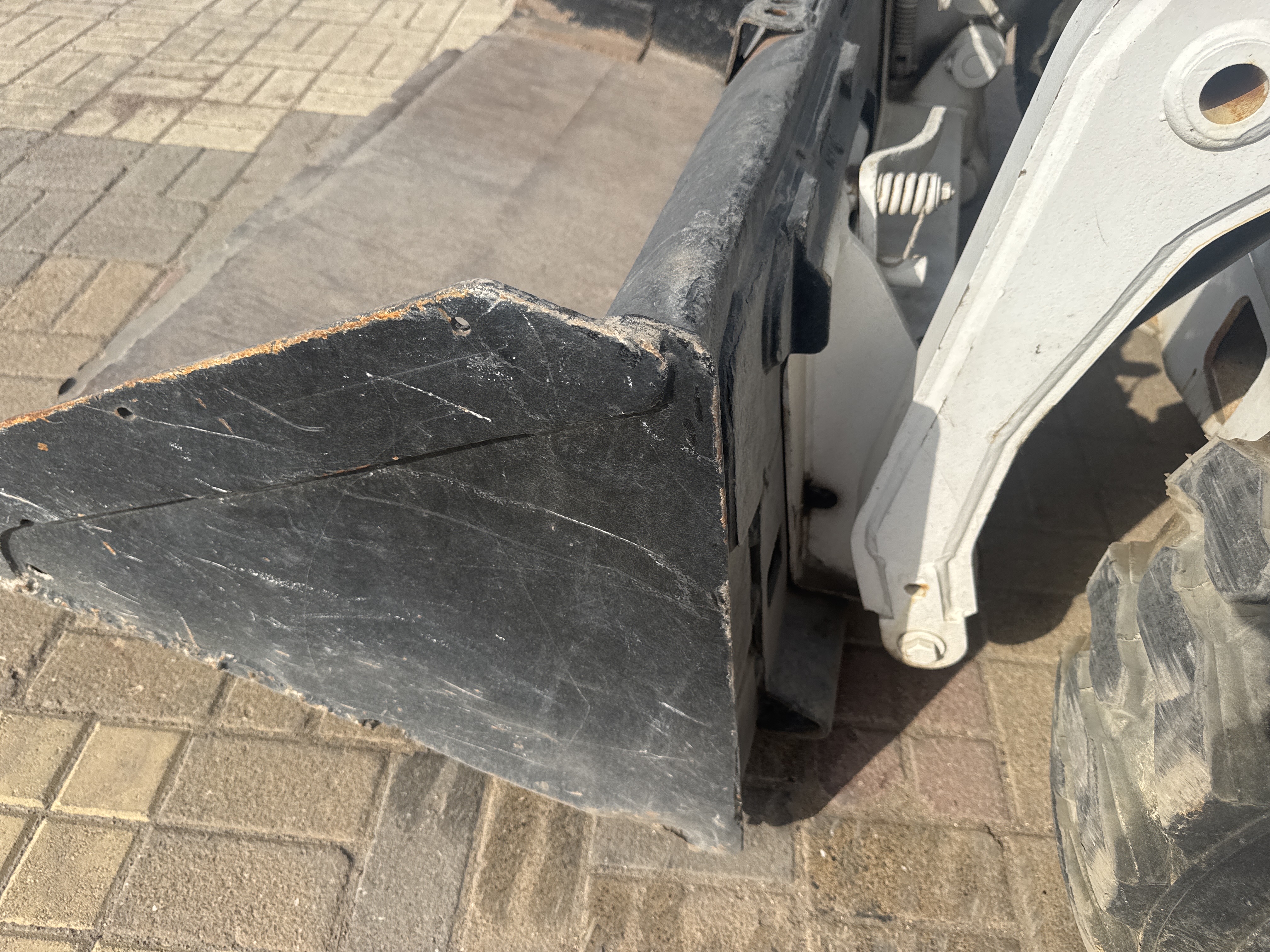 SSL-019-بوبكات-S150-لوادر-انزلاقية-بعجلات-فحص-الملحق-حالة-دلو-اللودر-1