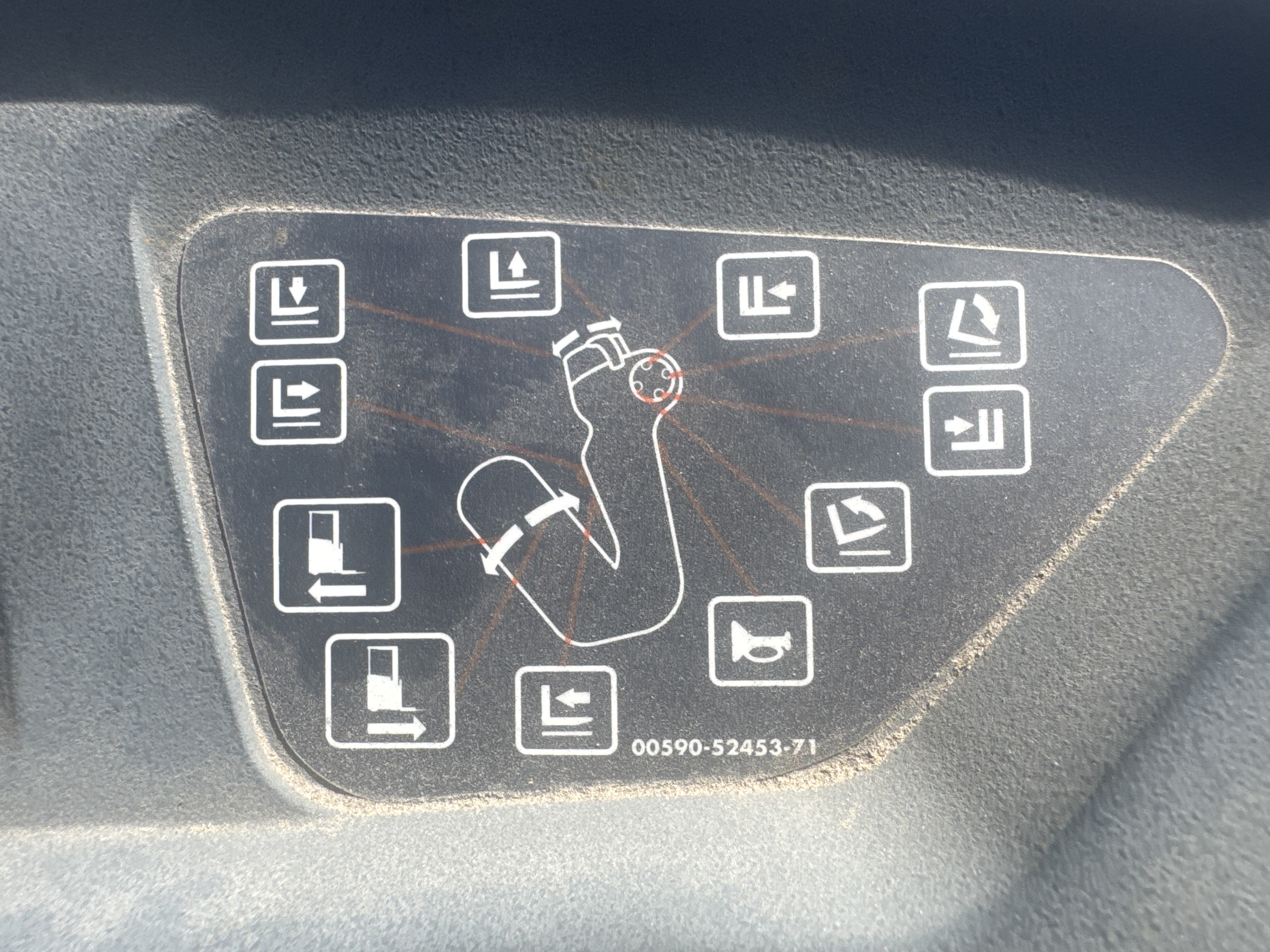 RTM-009-Toyota-9BRU23-Reach-trucks-inspection-Cabin-Electronic-instrument-board-1